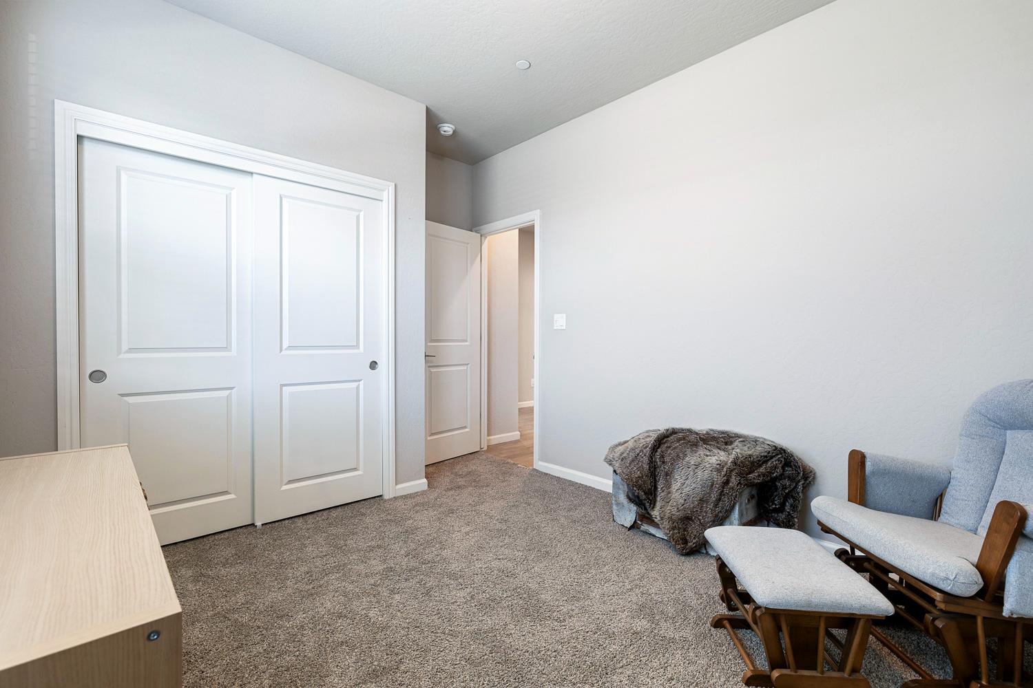 565 Traverse Dr S, Madera, CA 93636