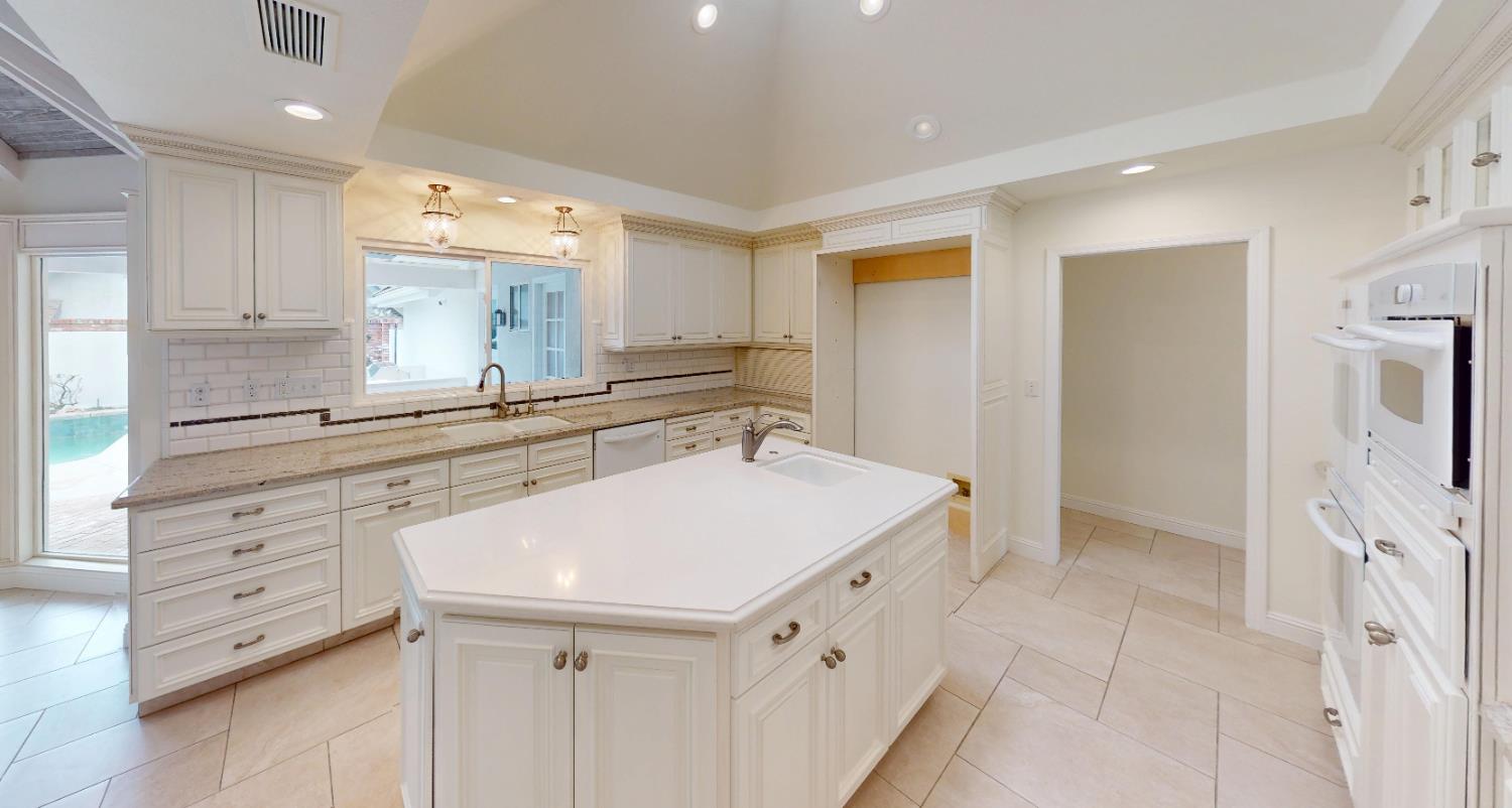 2903 W Cromwell Ave, Fresno, CA 93711