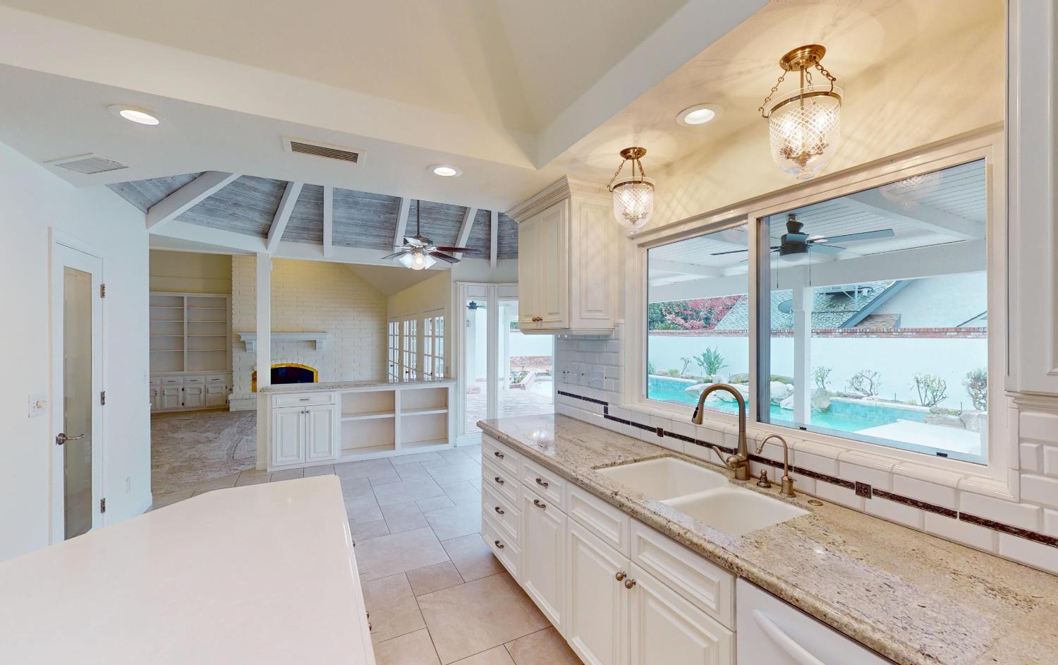 2903 W Cromwell Ave, Fresno, CA 93711