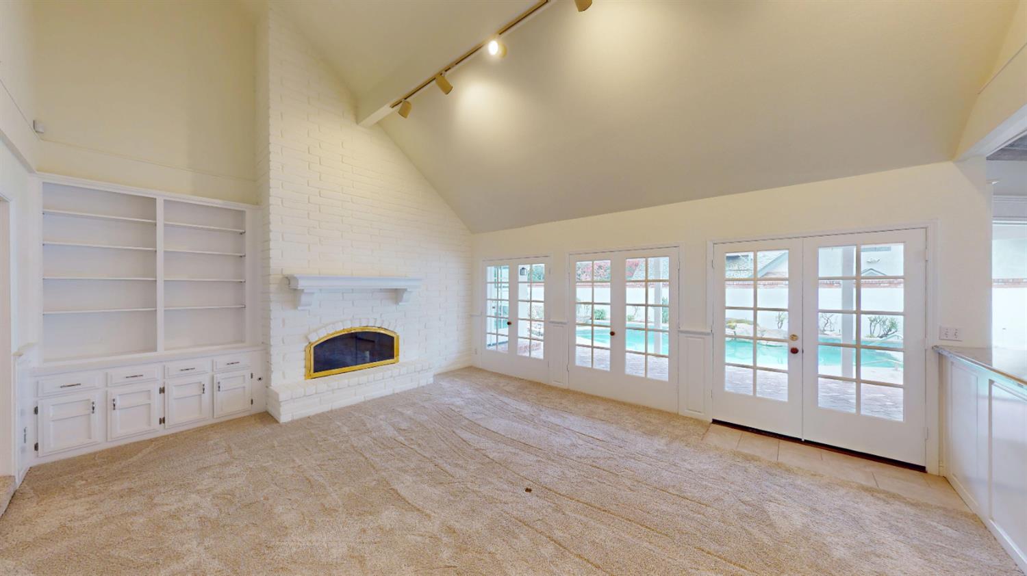 2903 W Cromwell Ave, Fresno, CA 93711