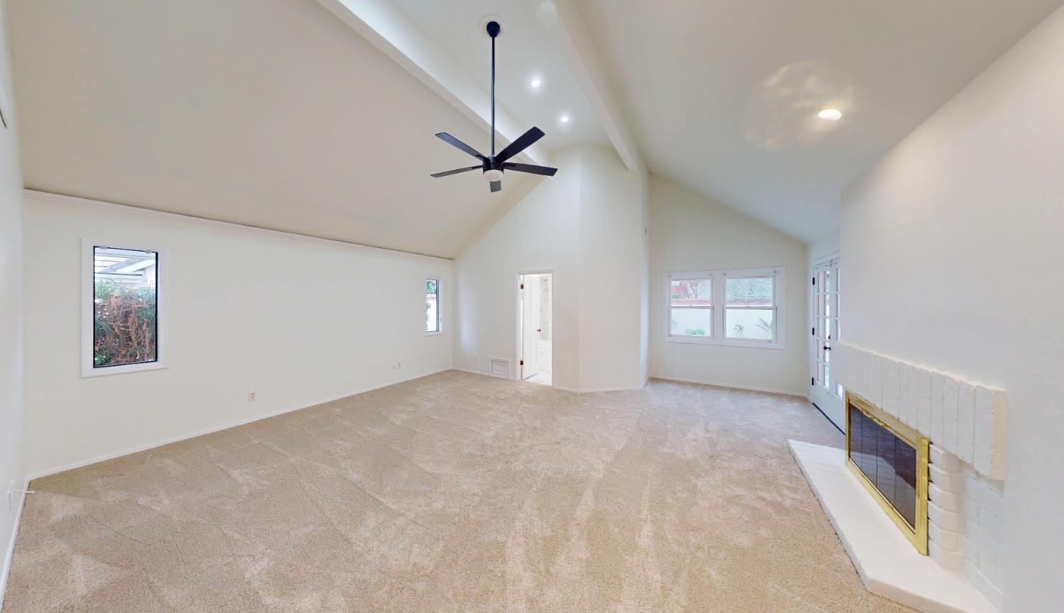 2903 W Cromwell Ave, Fresno, CA 93711