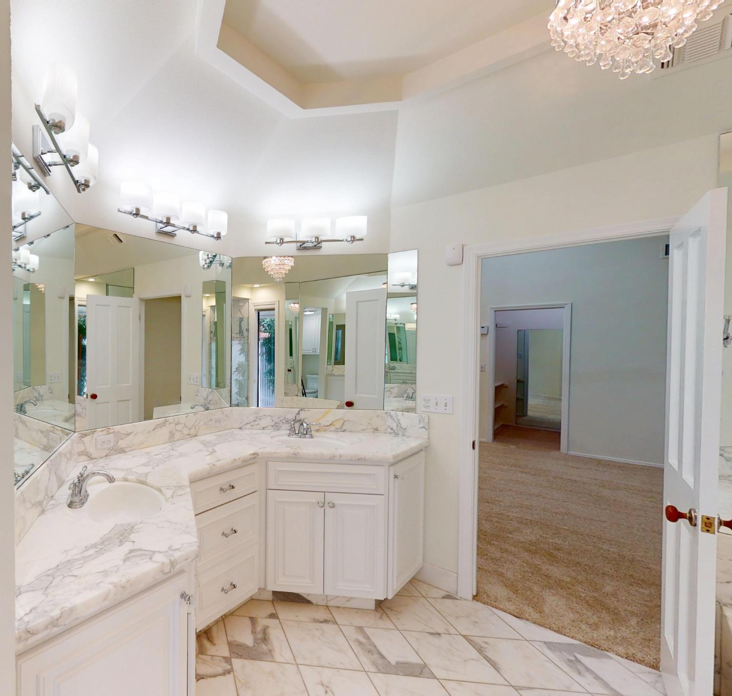 2903 W Cromwell Ave, Fresno, CA 93711