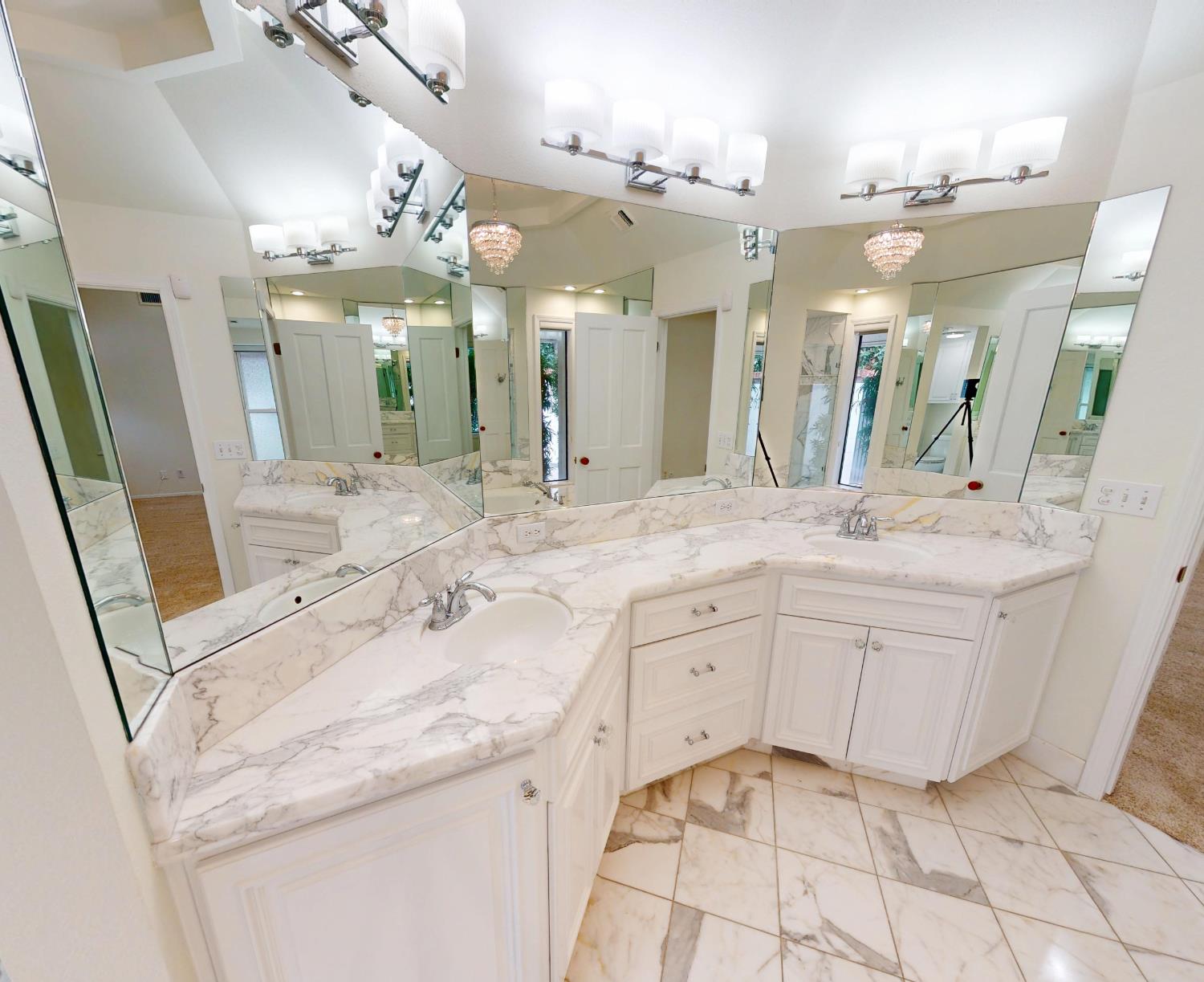 2903 W Cromwell Ave, Fresno, CA 93711