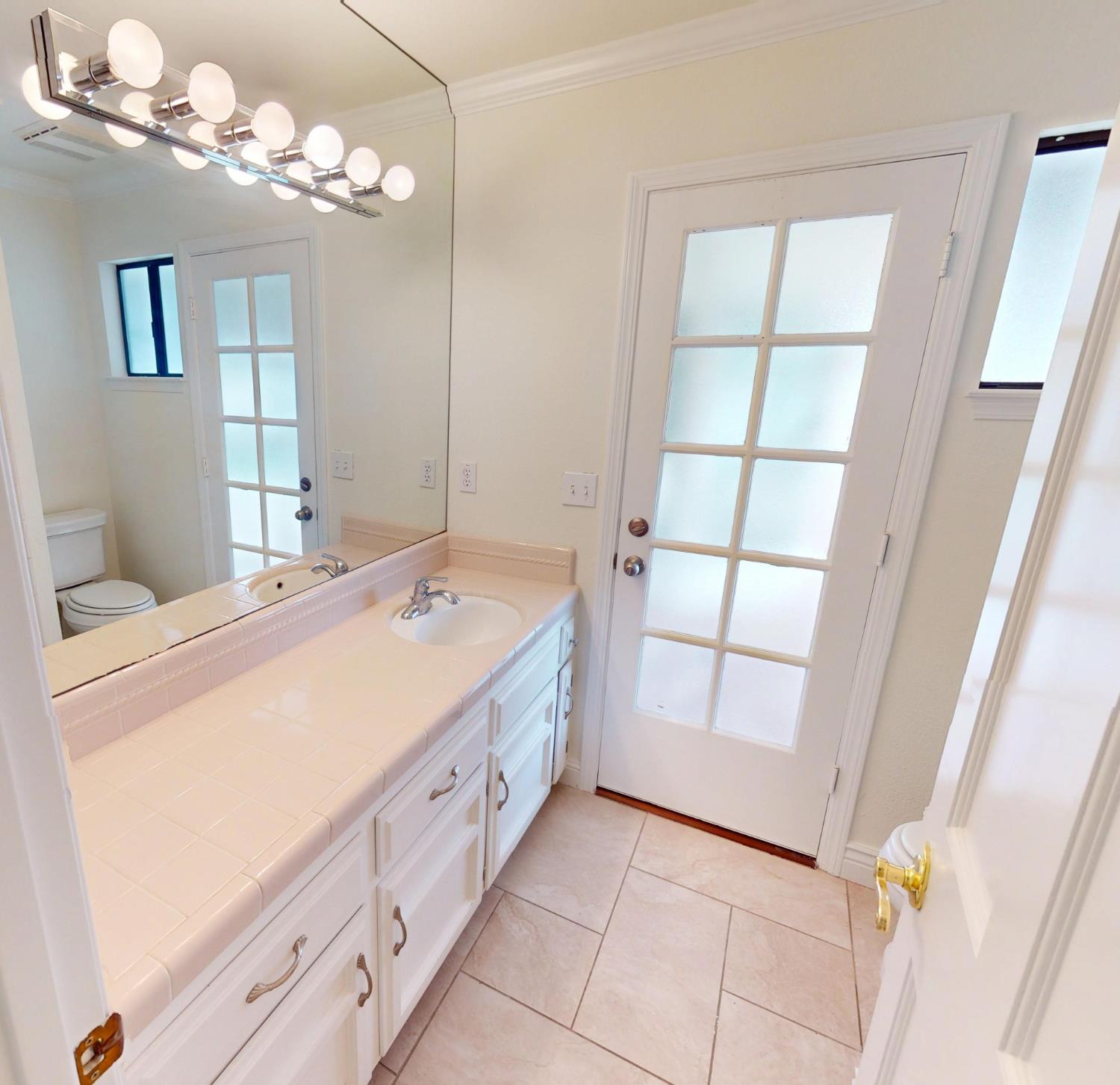 2903 W Cromwell Ave, Fresno, CA 93711