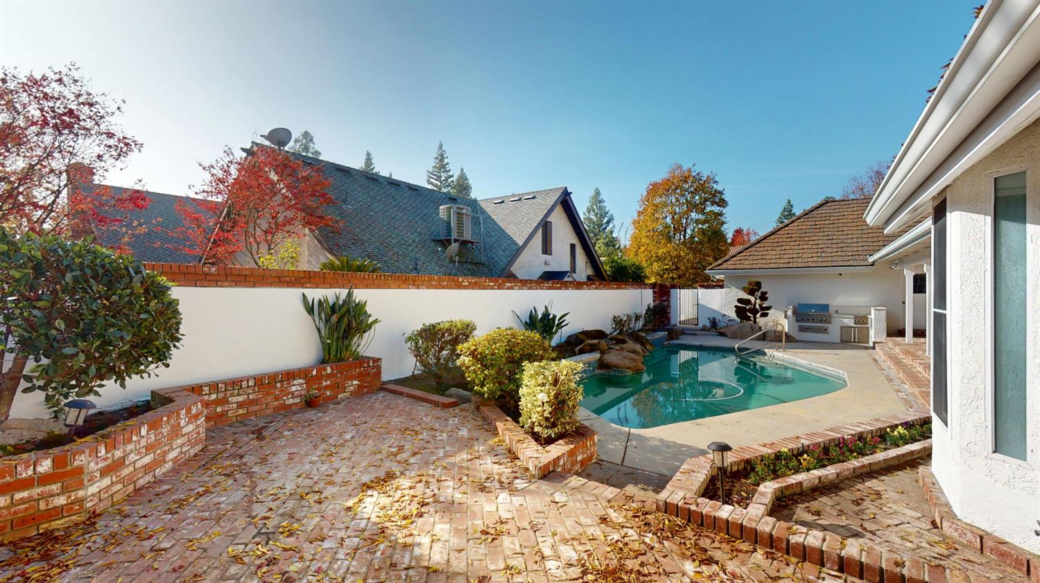 2903 W Cromwell Ave, Fresno, CA 93711