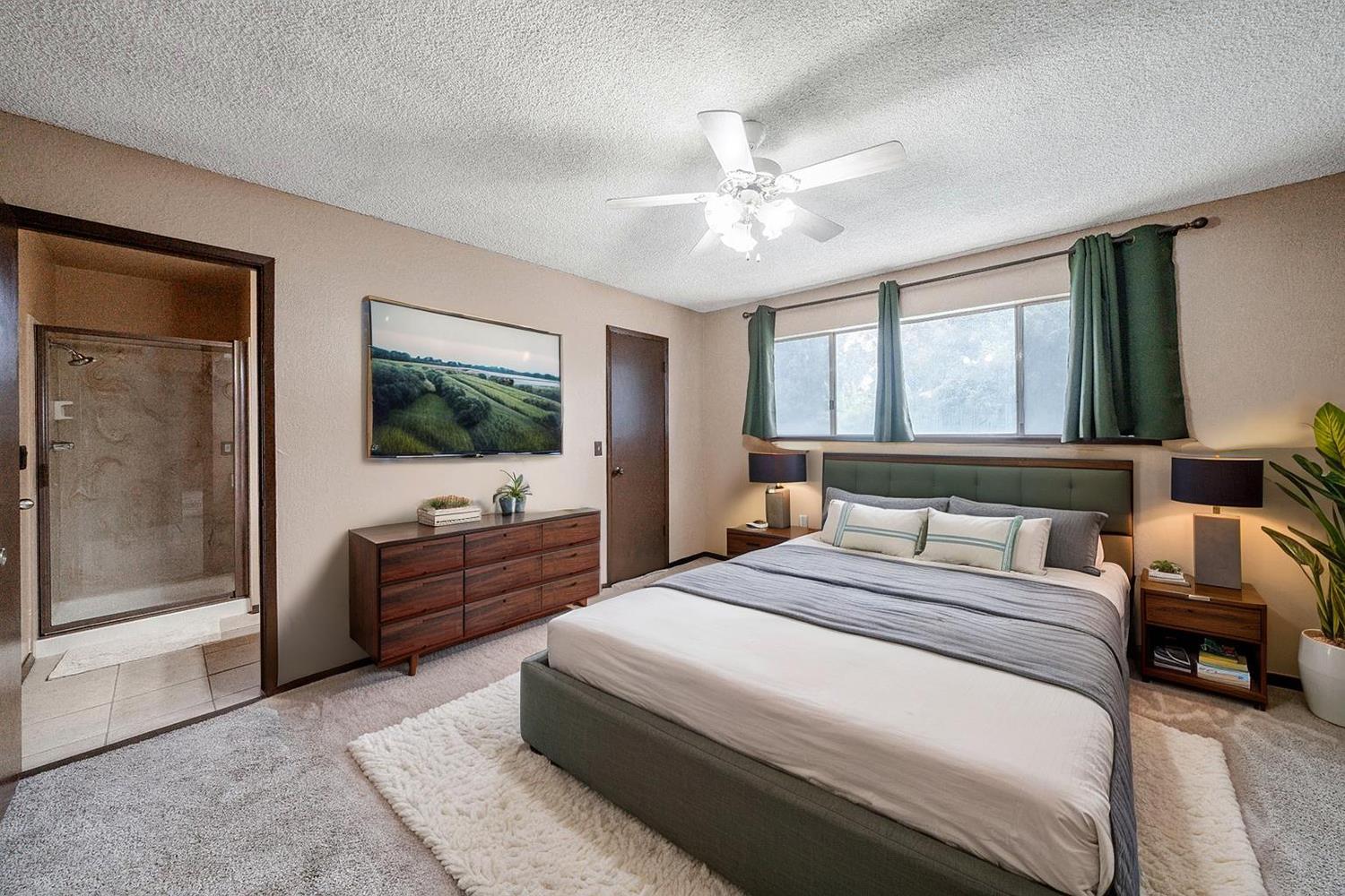 1721 Beverly Ave, Clovis, CA 93611