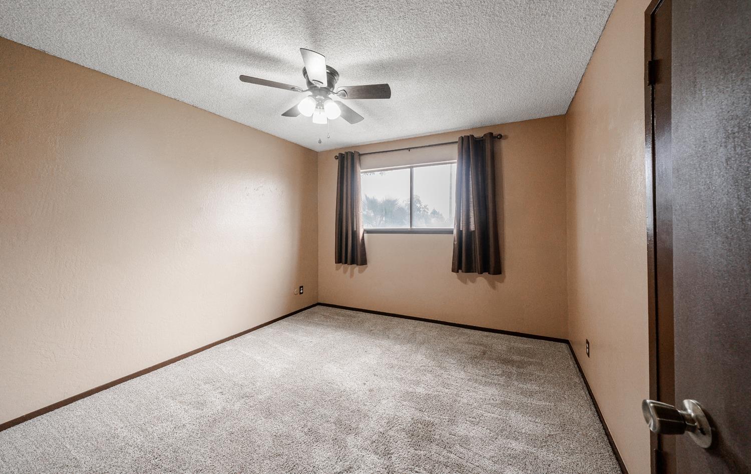 1721 Beverly Ave, Clovis, CA 93611