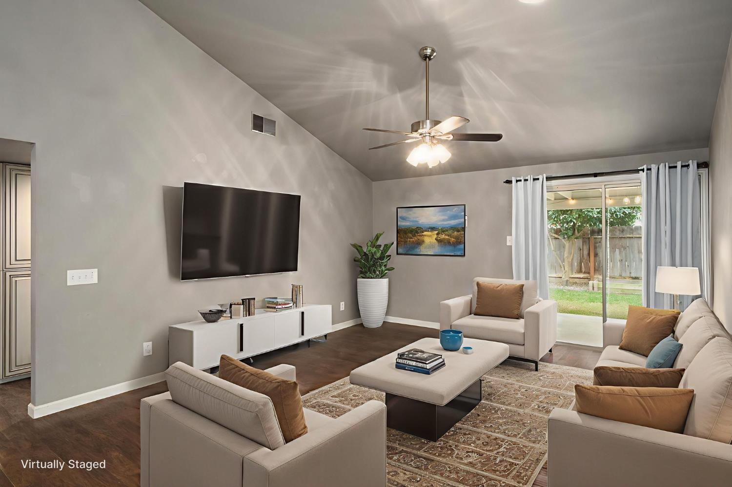 1154 Palo Alto Ave, Clovis, CA 93612