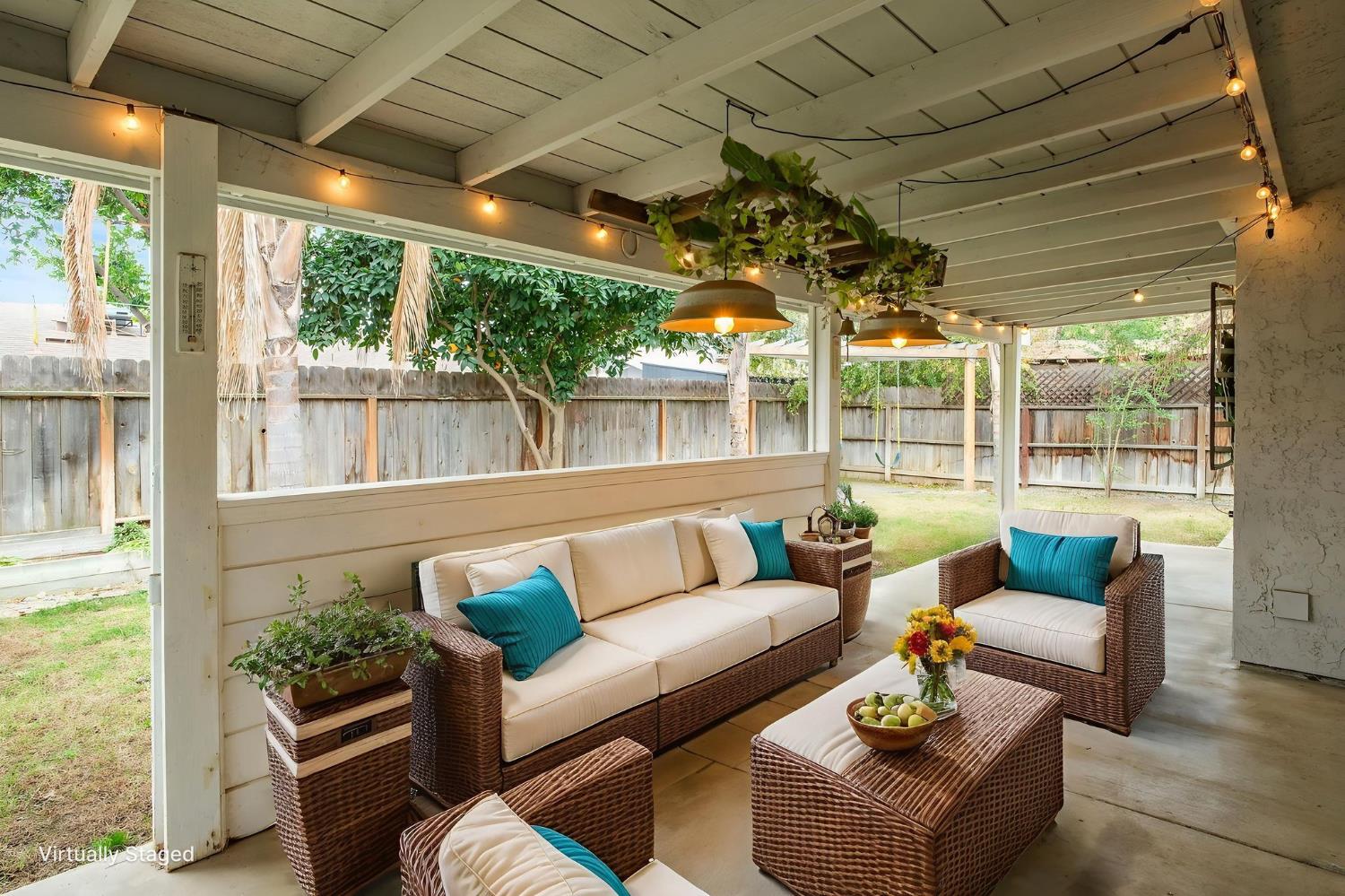 1154 Palo Alto Ave, Clovis, CA 93612