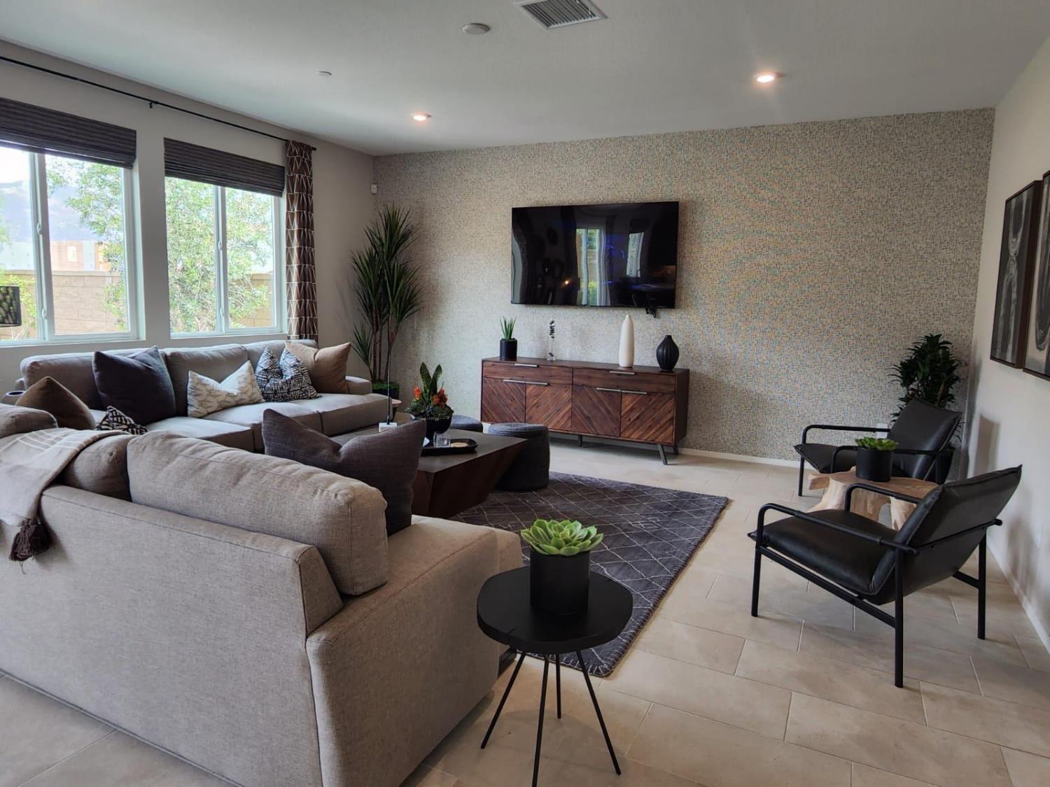 3854 W Bodega Way, San Bernardino, CA 92407