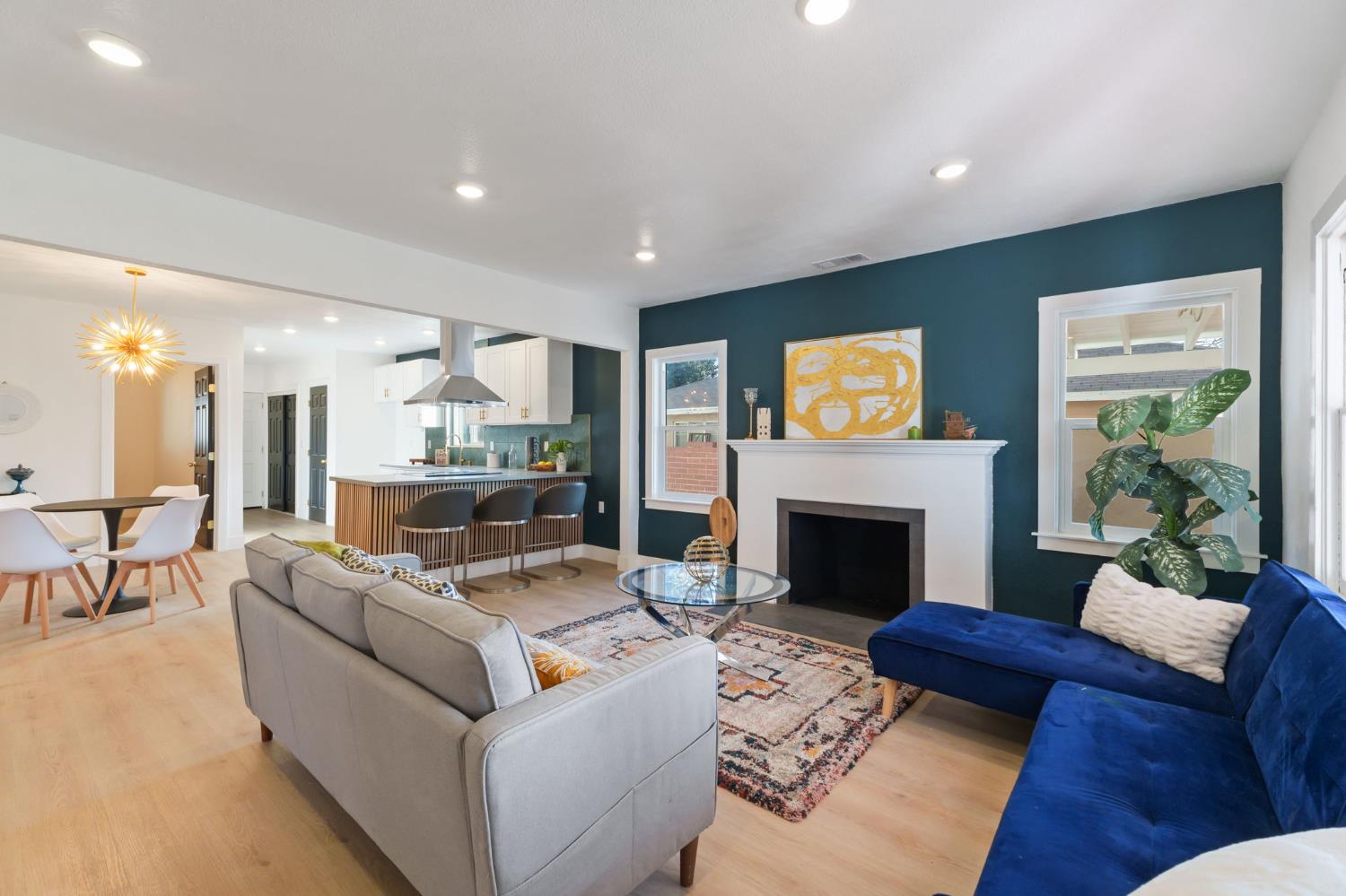 1576 N Safford Ave, Fresno, CA 93728