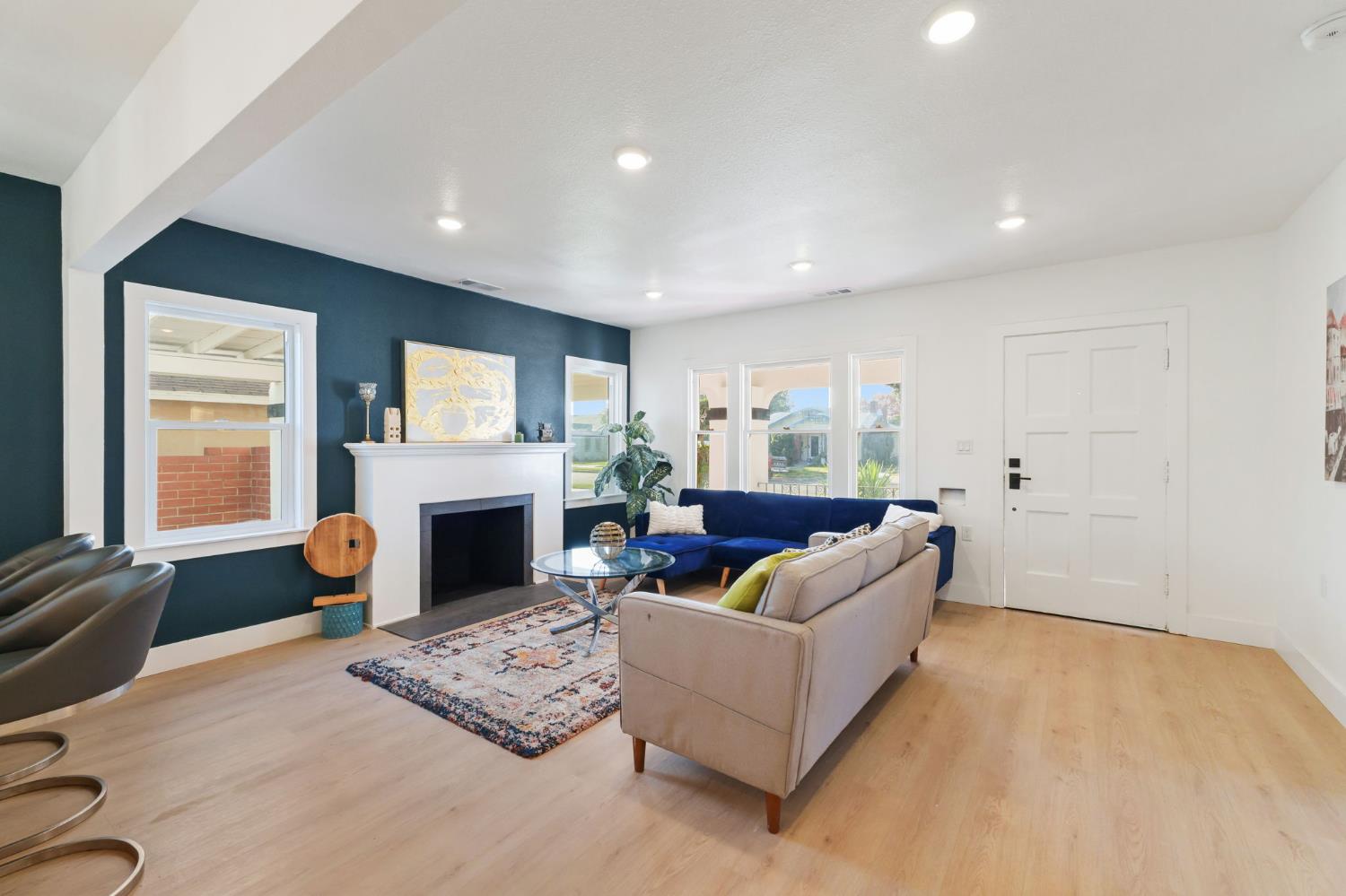 1576 N Safford Ave, Fresno, CA 93728