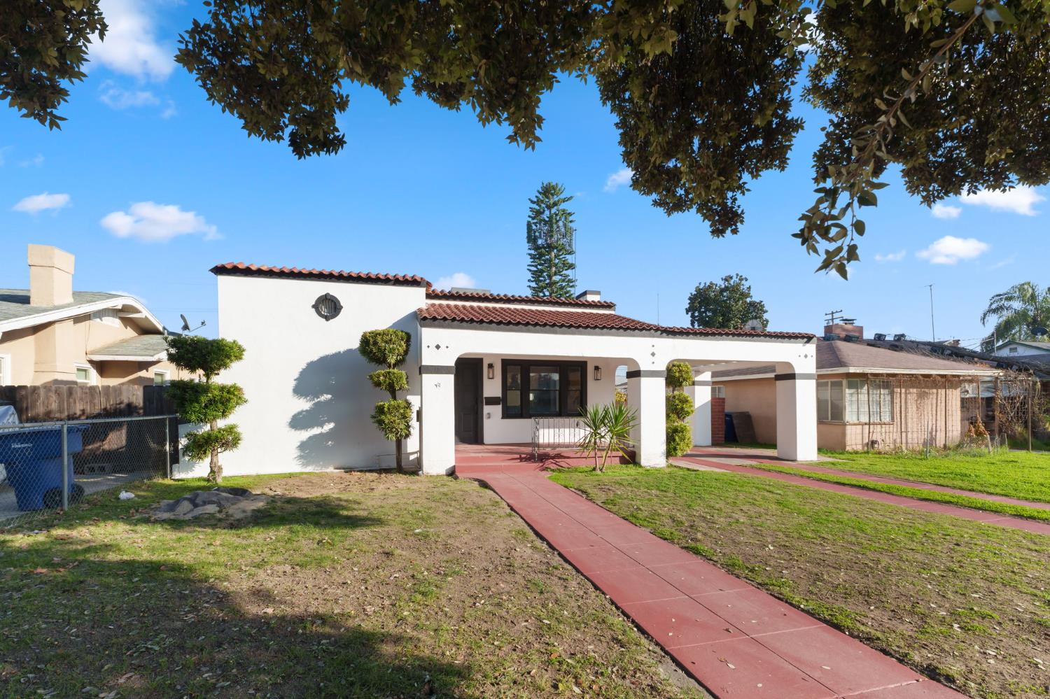 1576 N Safford Ave, Fresno, CA 93728