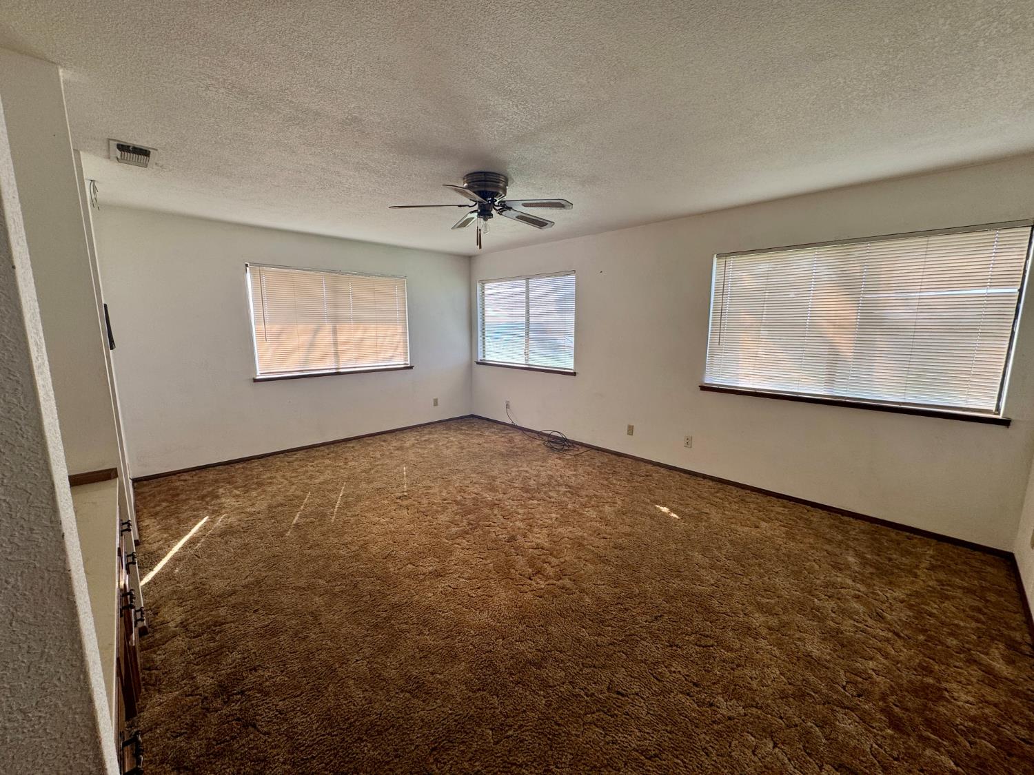 17617 W Belmont Ave, Kerman, CA 93630