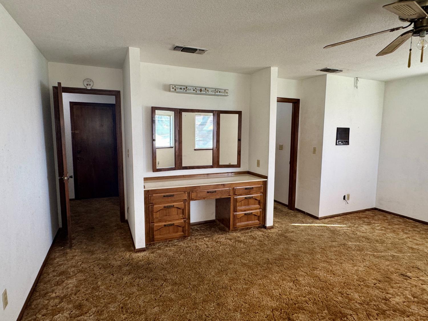 17617 W Belmont Ave, Kerman, CA 93630