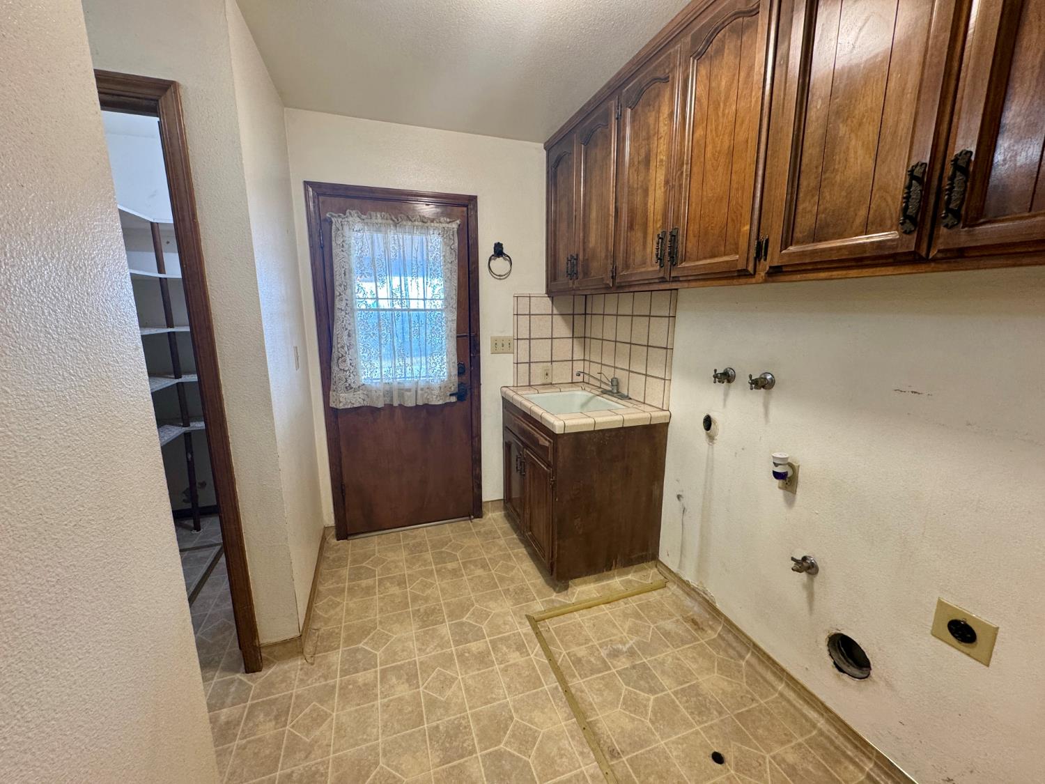 17617 W Belmont Ave, Kerman, CA 93630