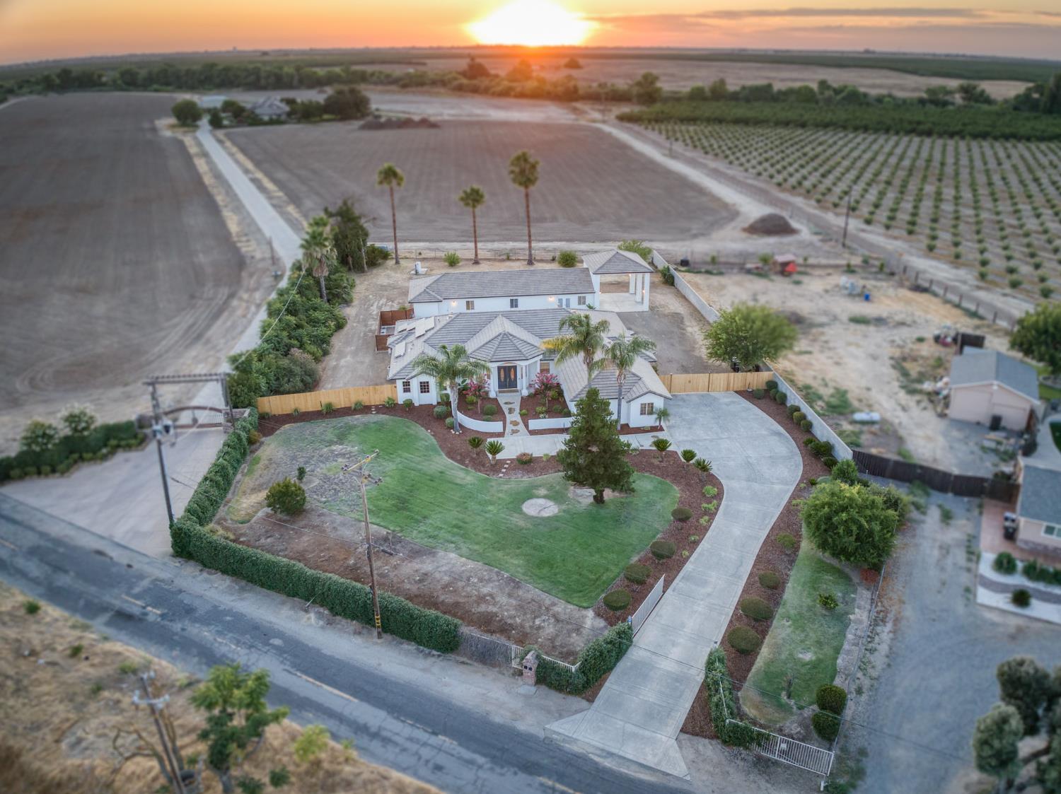 17448 Island Dr, Madera, CA 93636