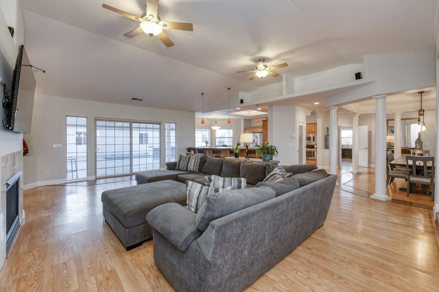 17448 Island Dr, Madera, CA 93636