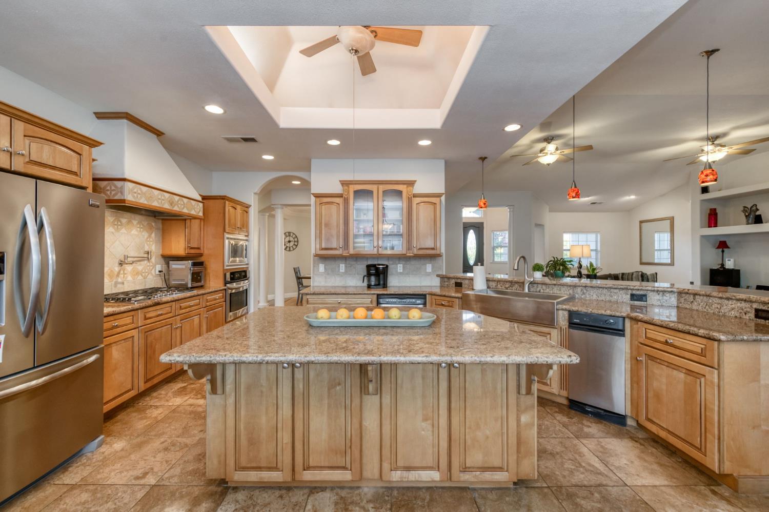 17448 Island Dr, Madera, CA 93636