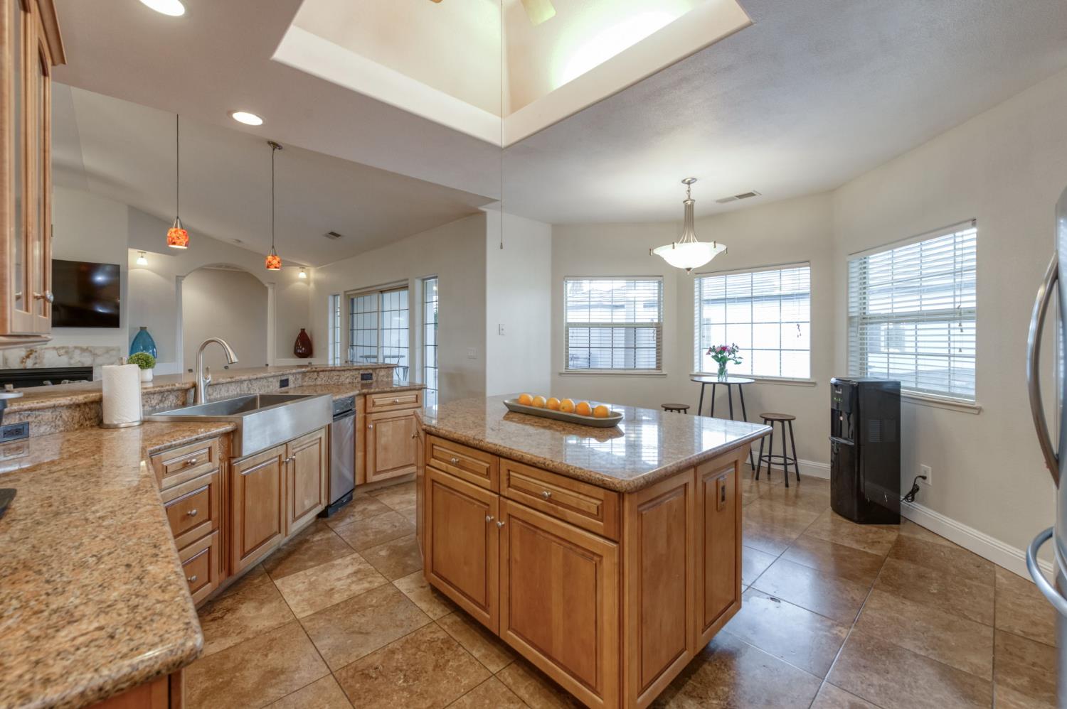 17448 Island Dr, Madera, CA 93636