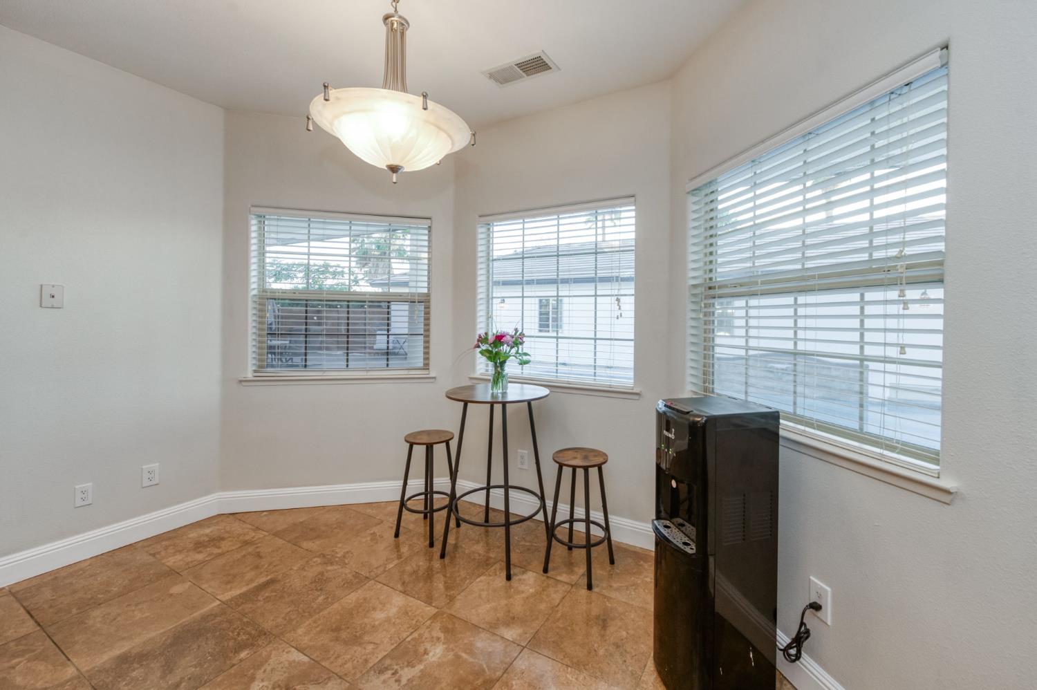 17448 Island Dr, Madera, CA 93636