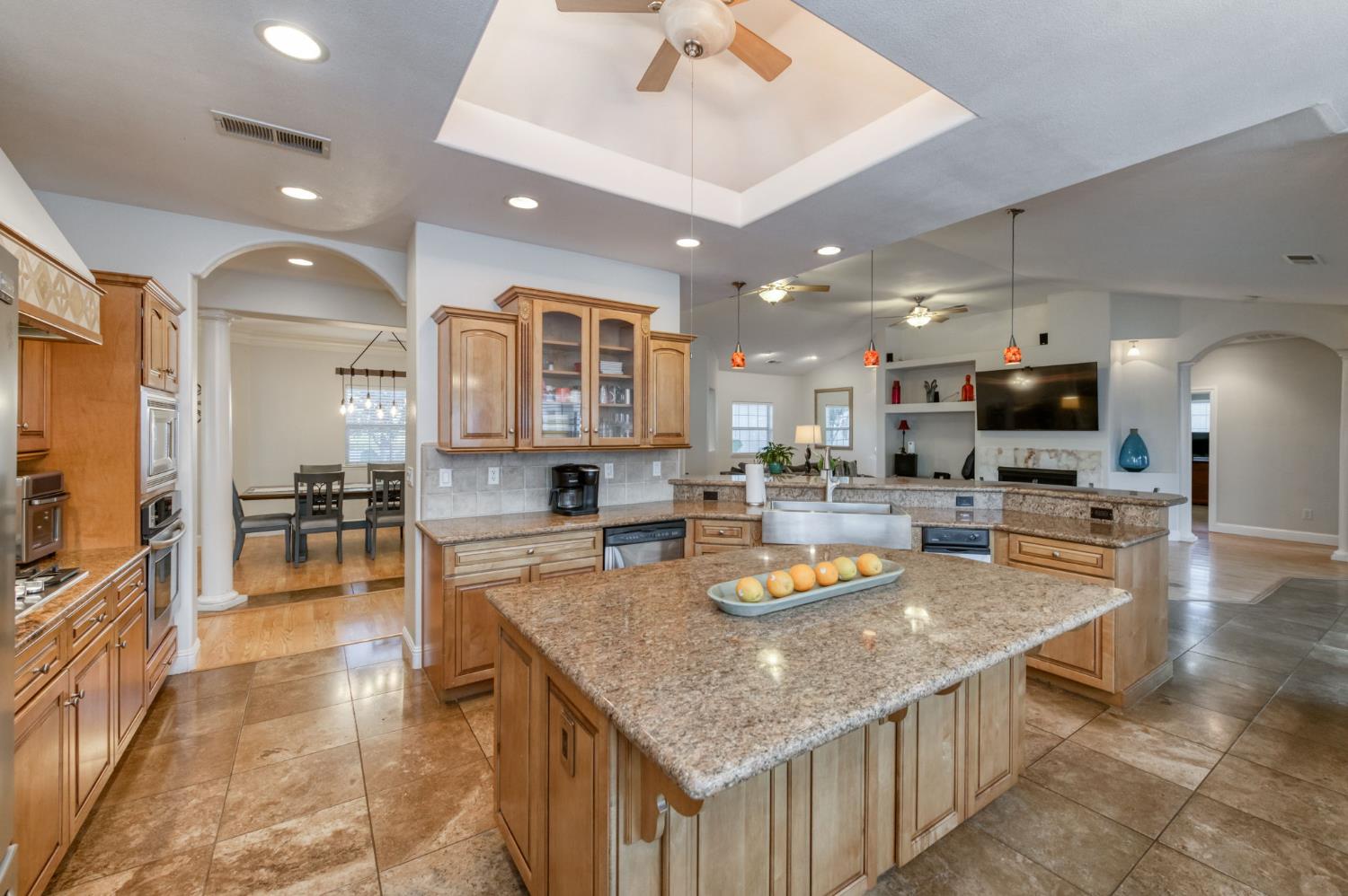 17448 Island Dr, Madera, CA 93636