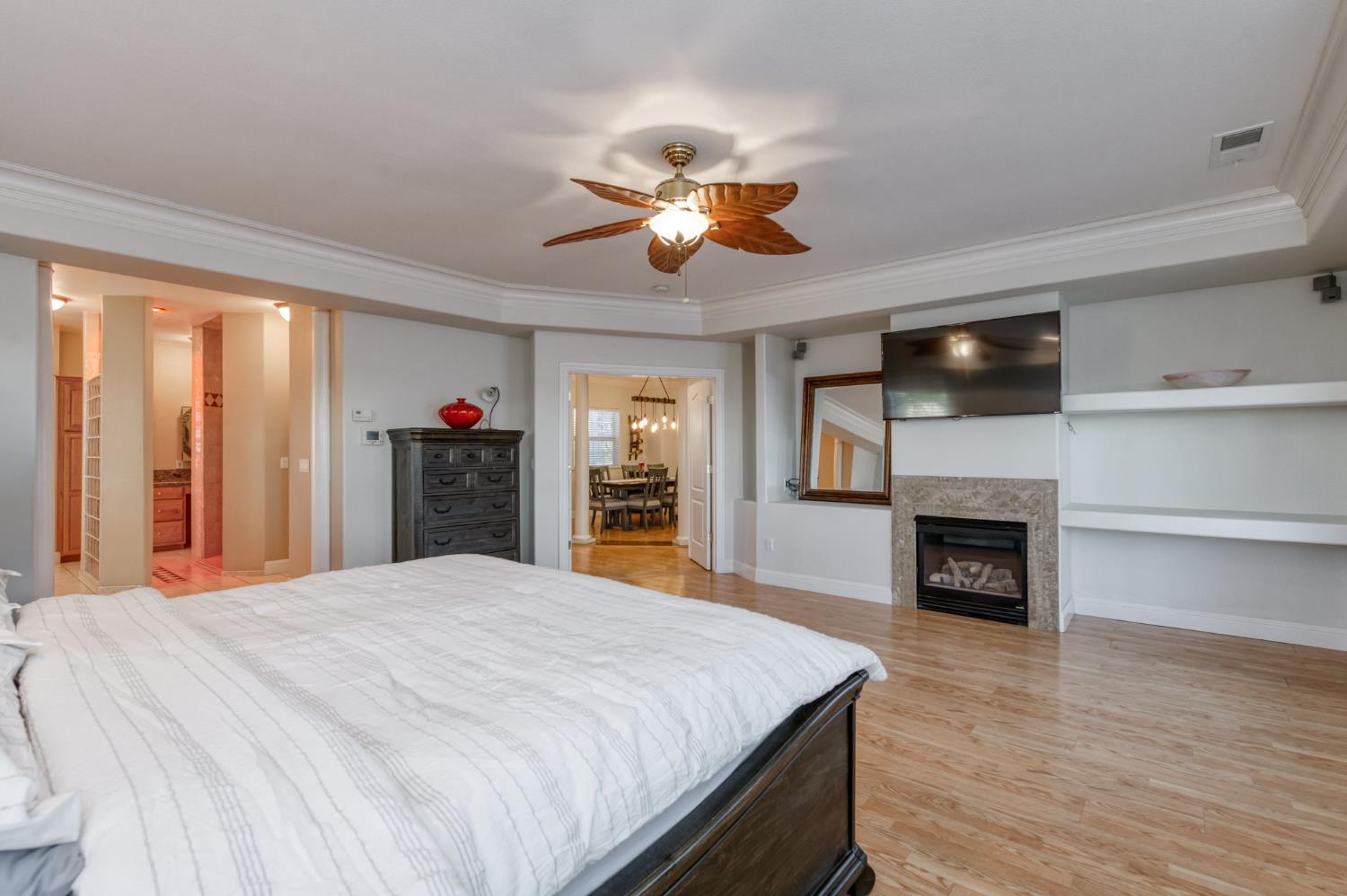 17448 Island Dr, Madera, CA 93636