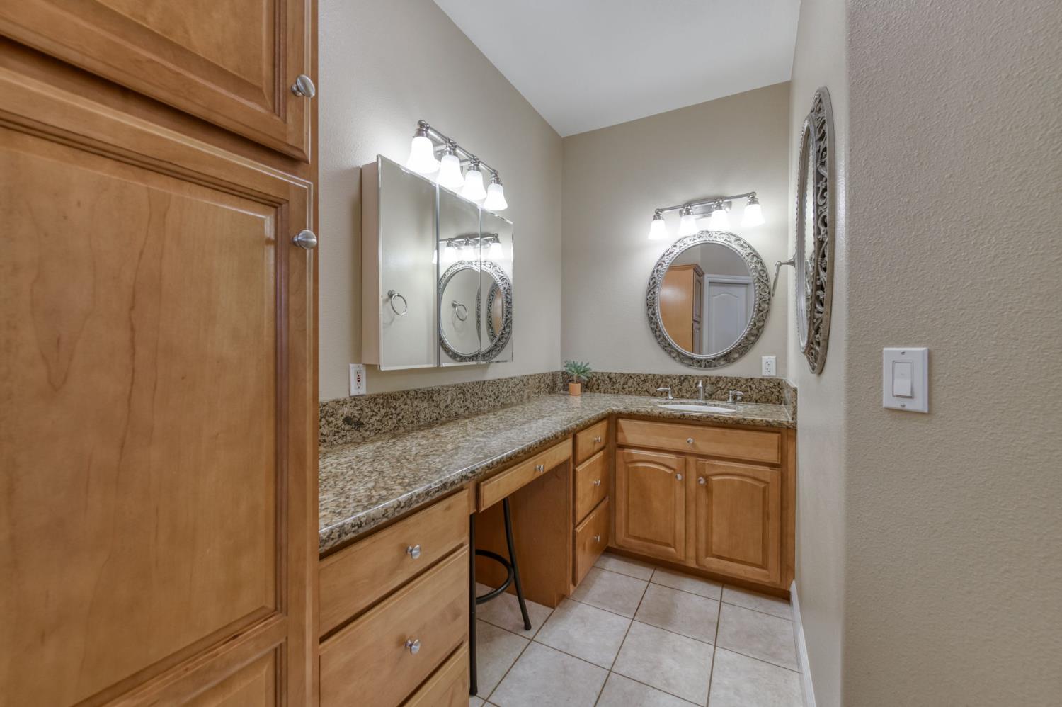 17448 Island Dr, Madera, CA 93636