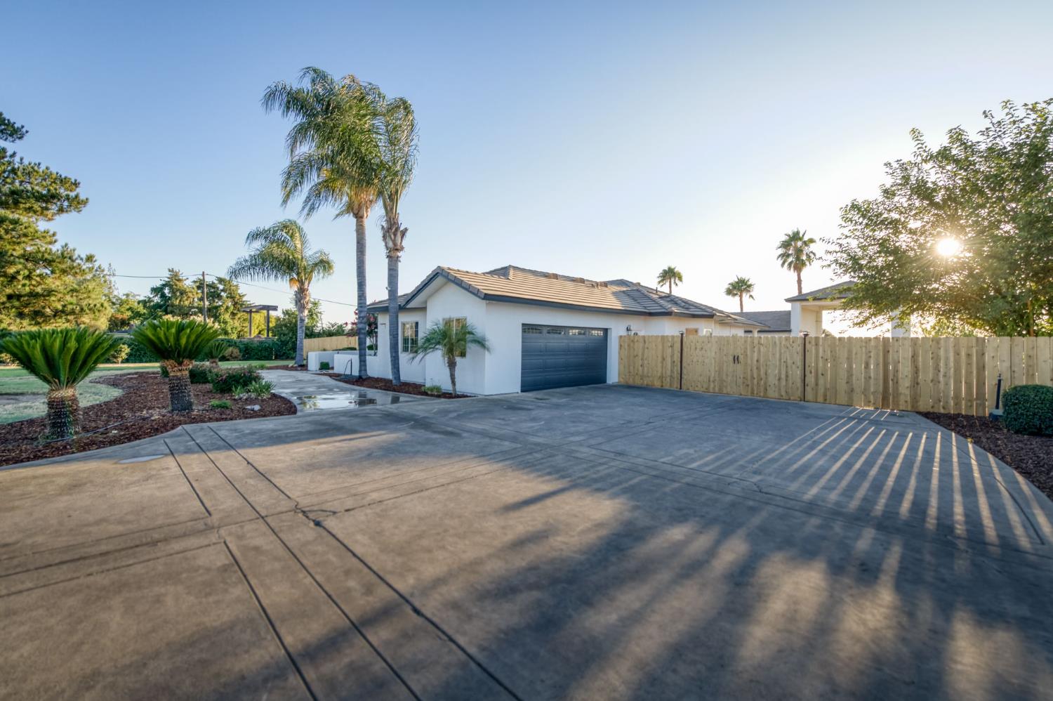 17448 Island Dr, Madera, CA 93636