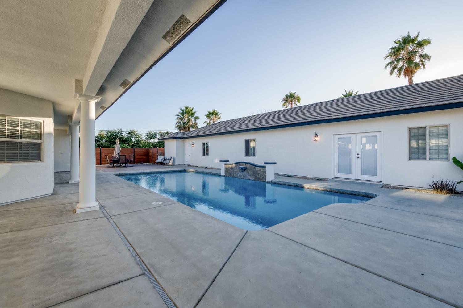 17448 Island Dr, Madera, CA 93636