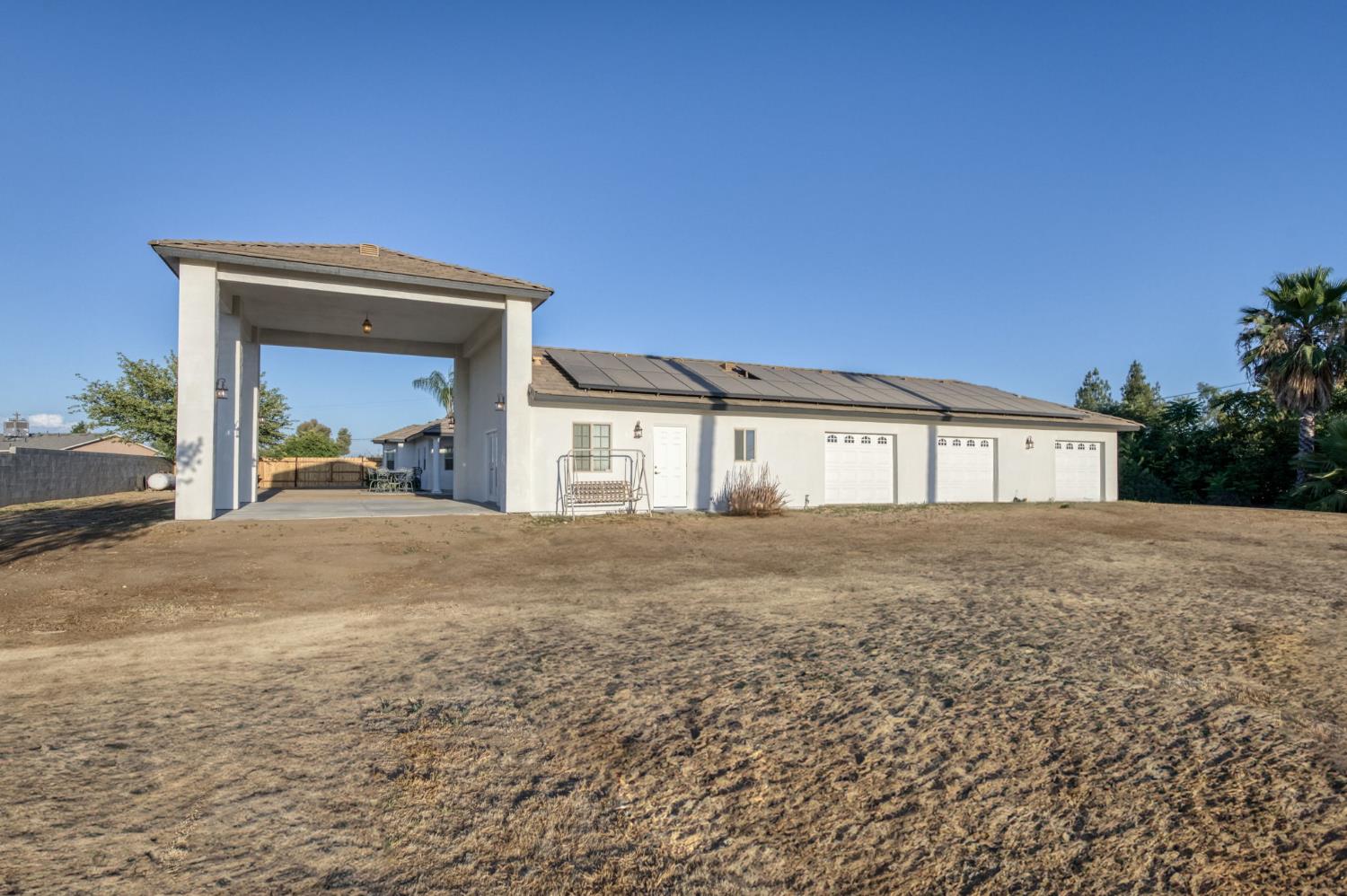 17448 Island Dr, Madera, CA 93636