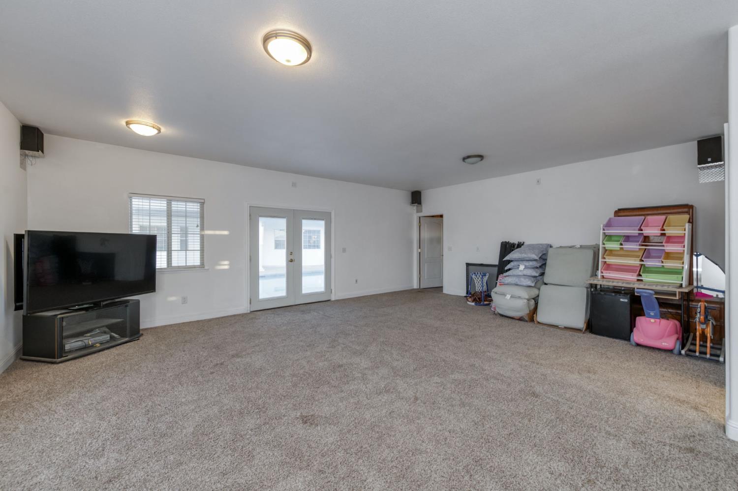 17448 Island Dr, Madera, CA 93636