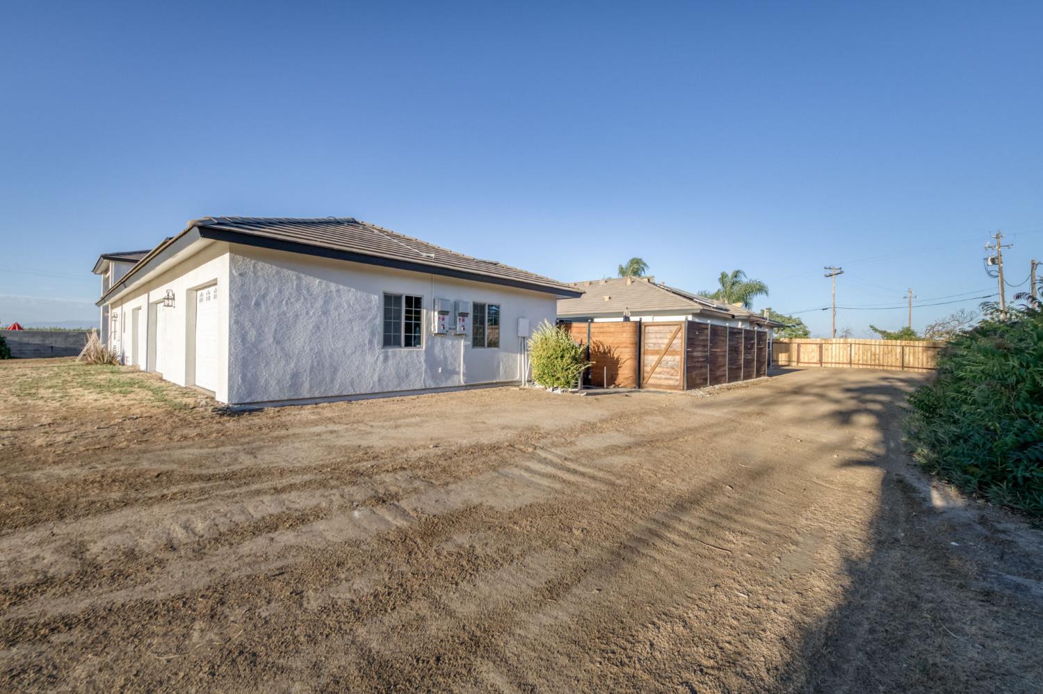 17448 Island Dr, Madera, CA 93636
