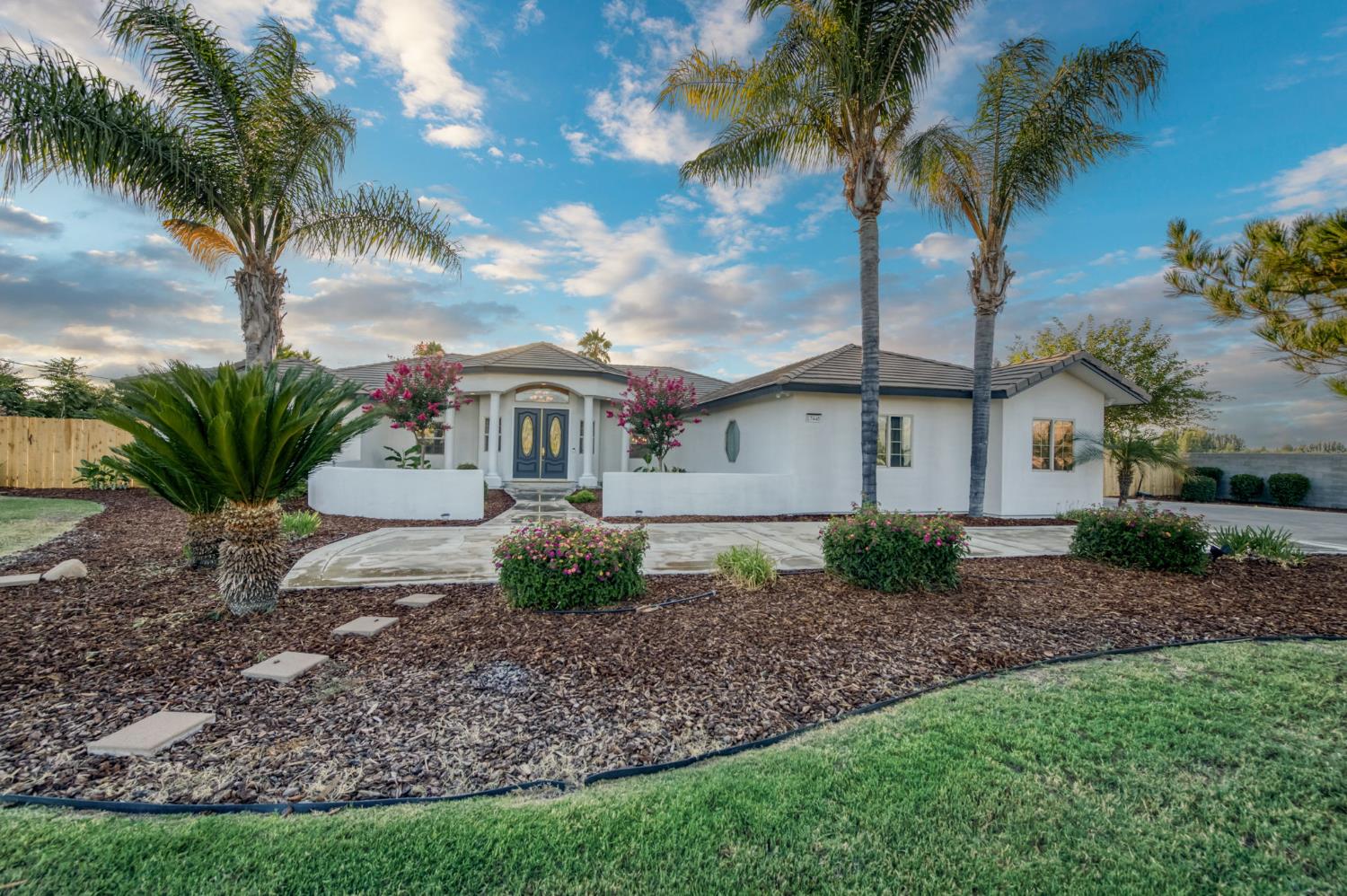 17448 Island Dr, Madera, CA 93636