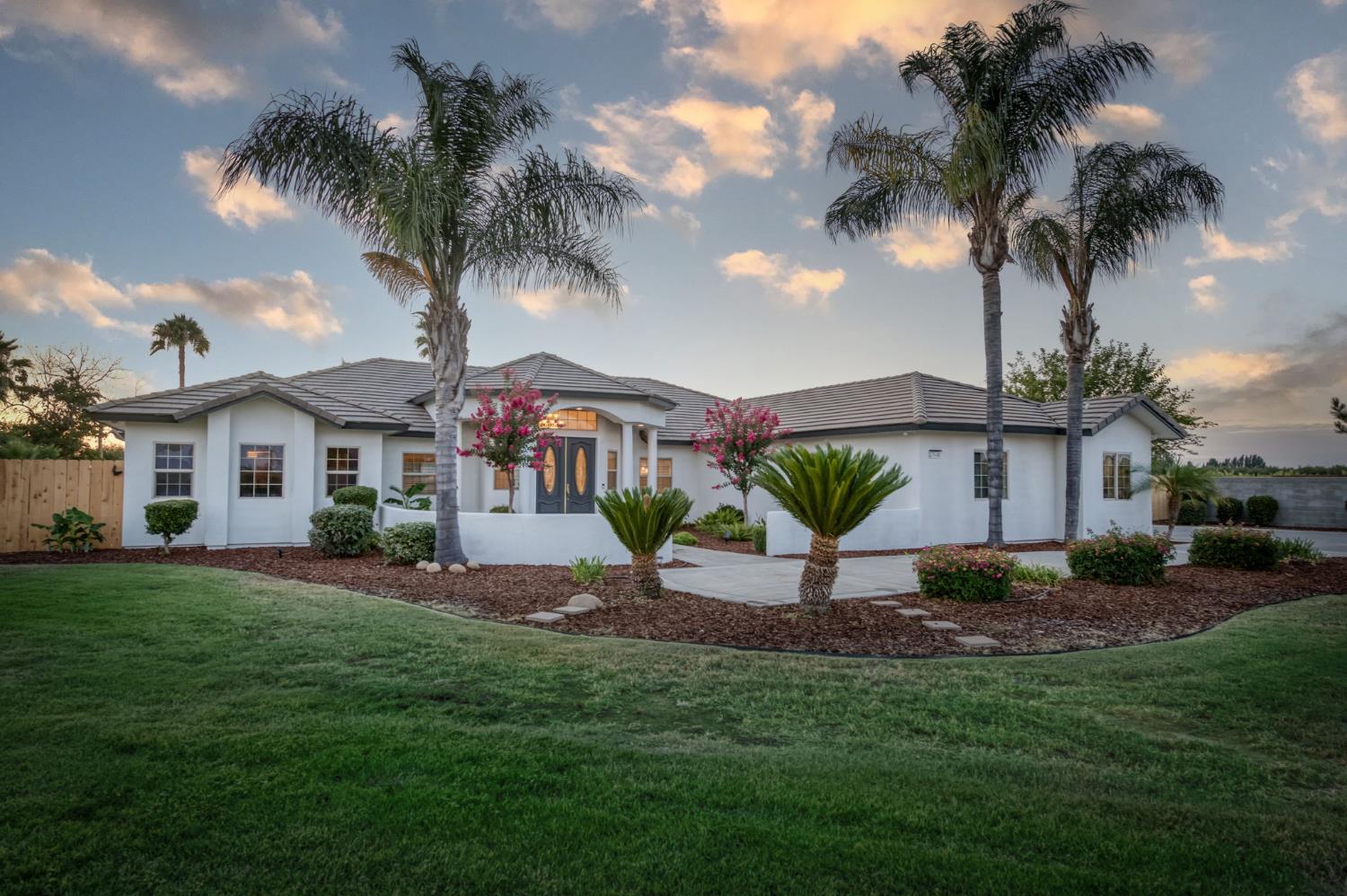 17448 Island Dr, Madera, CA 93636