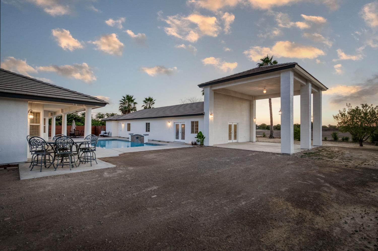 17448 Island Dr, Madera, CA 93636