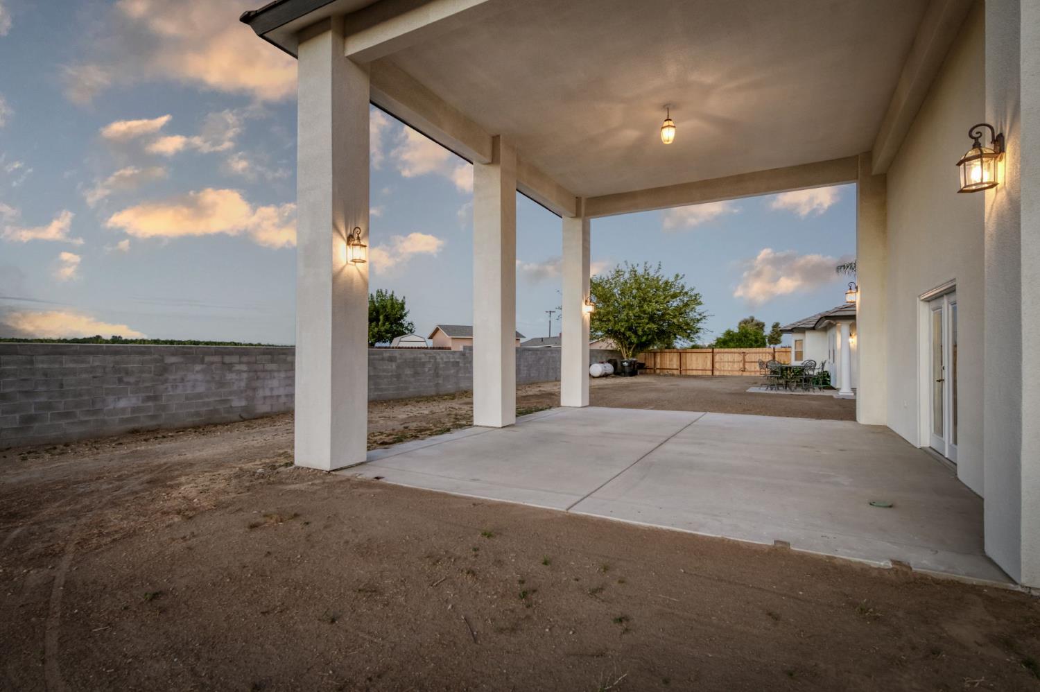 17448 Island Dr, Madera, CA 93636