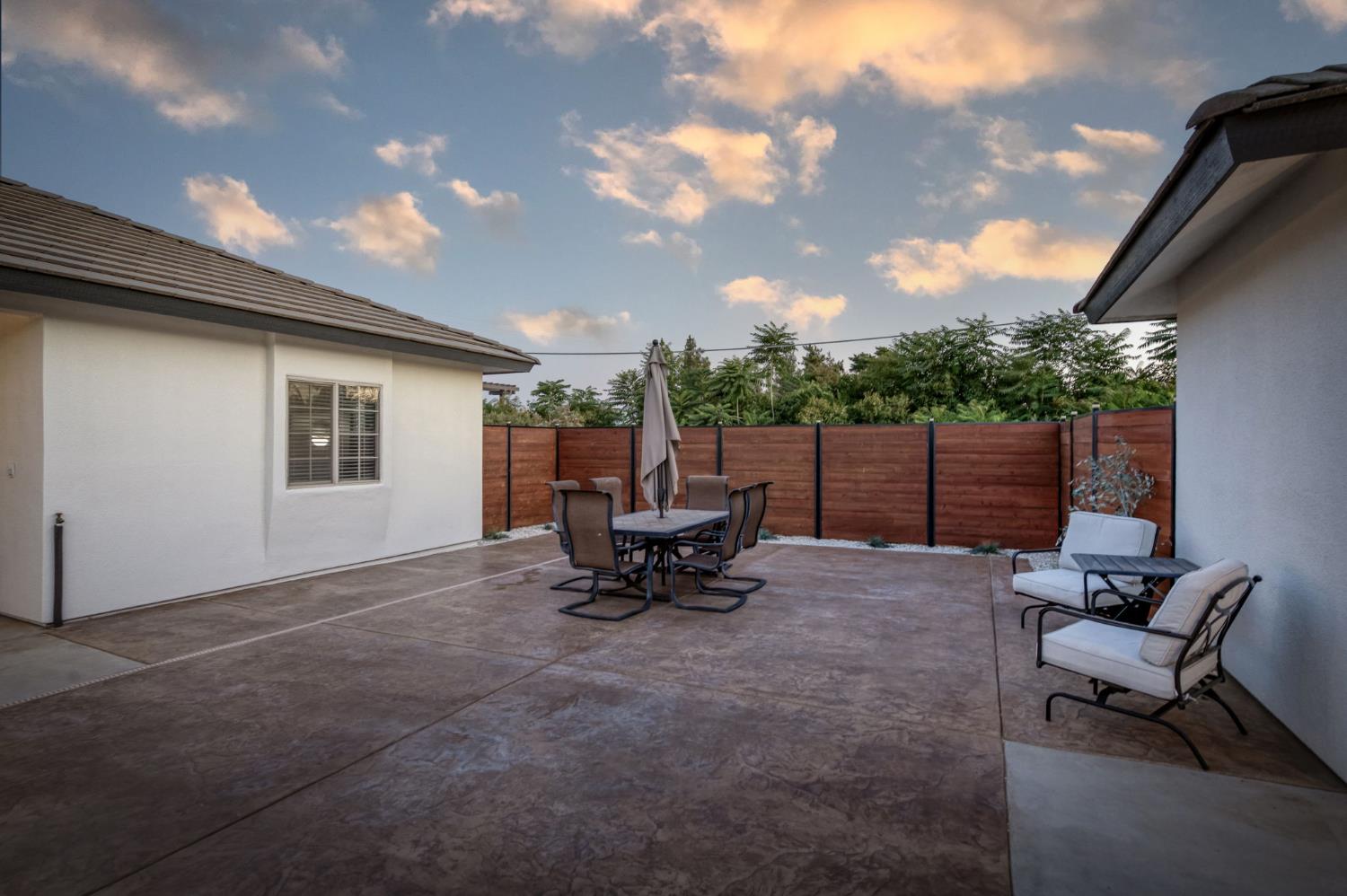 17448 Island Dr, Madera, CA 93636