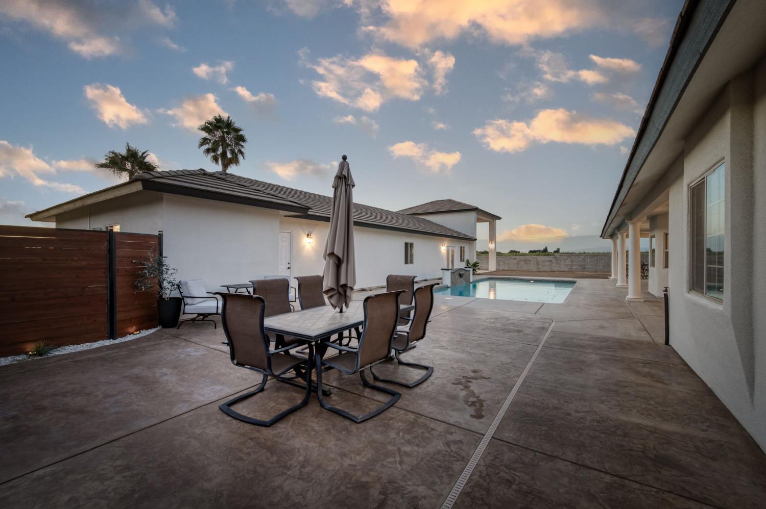 17448 Island Dr, Madera, CA 93636