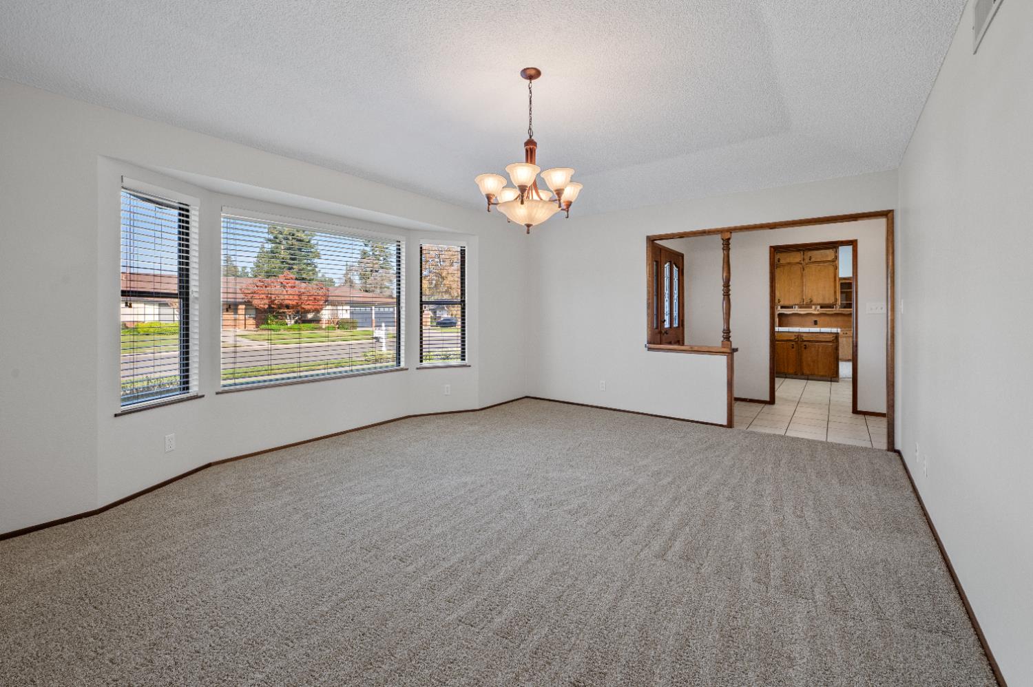 1673 E Cromwell Ave, Fresno, CA 93720