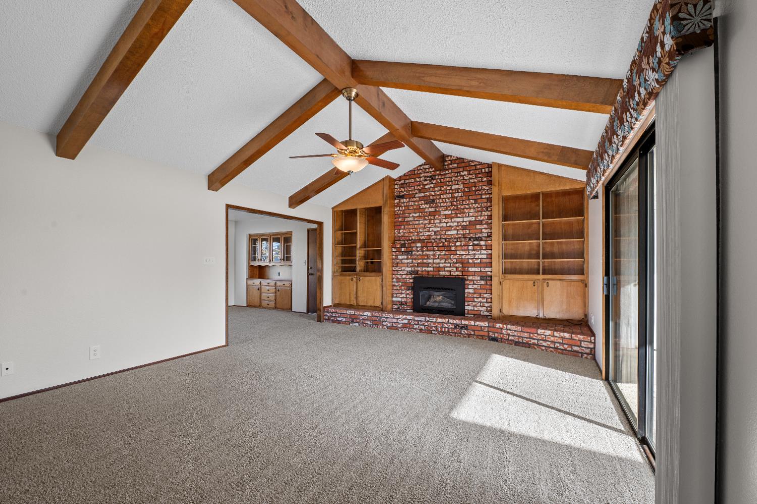 1673 E Cromwell Ave, Fresno, CA 93720