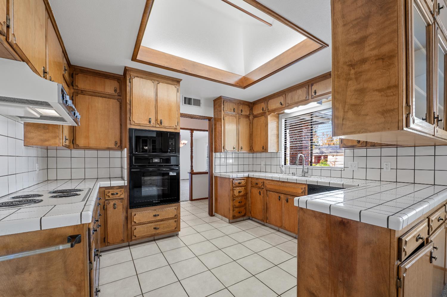 1673 E Cromwell Ave, Fresno, CA 93720