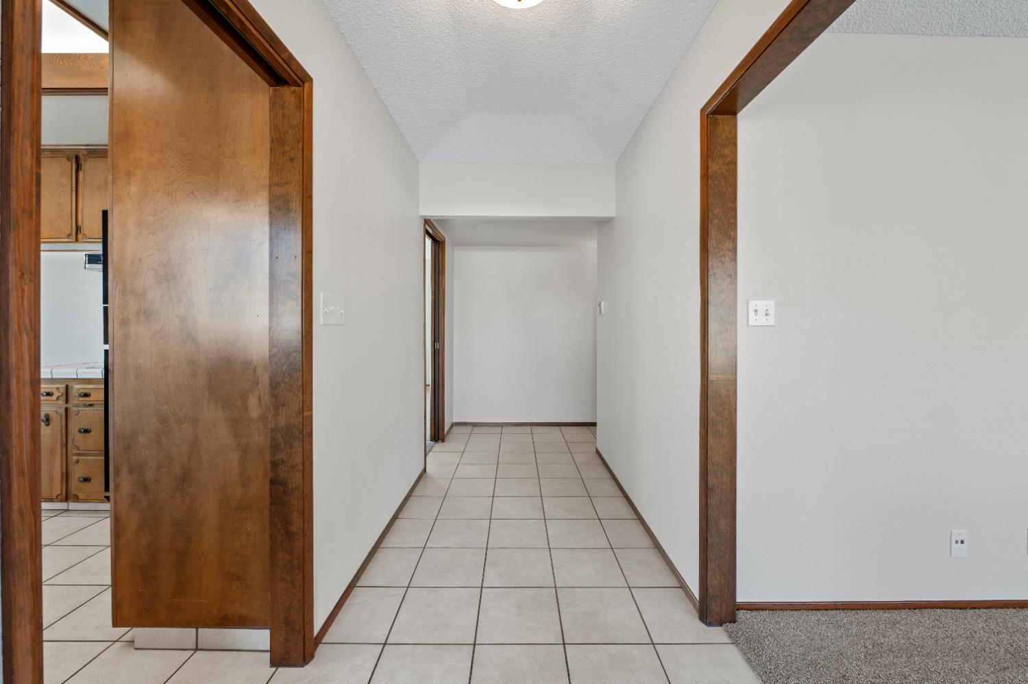 1673 E Cromwell Ave, Fresno, CA 93720