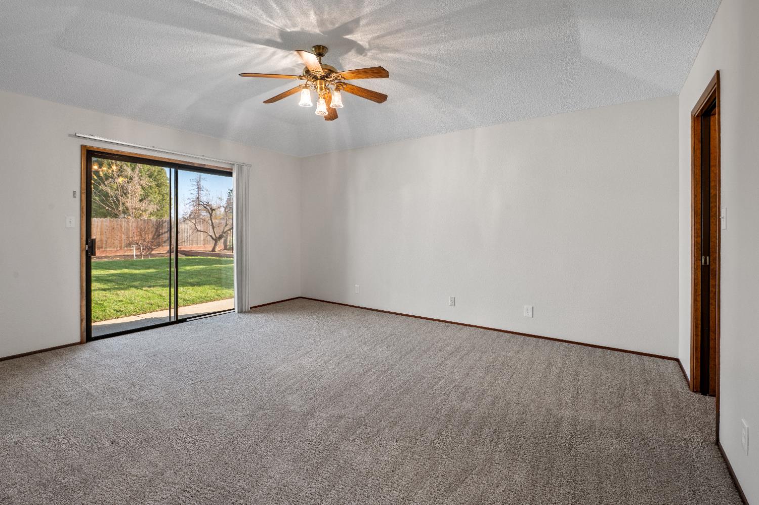 1673 E Cromwell Ave, Fresno, CA 93720