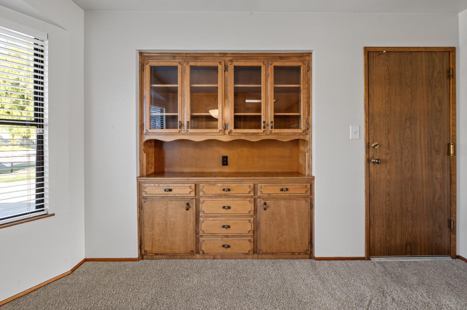 1673 E Cromwell Ave, Fresno, CA 93720