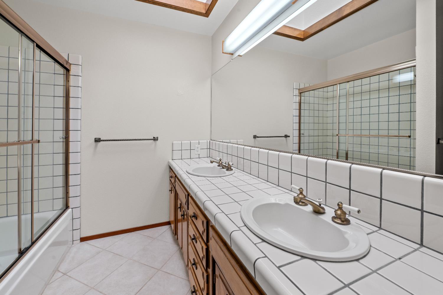 1673 E Cromwell Ave, Fresno, CA 93720