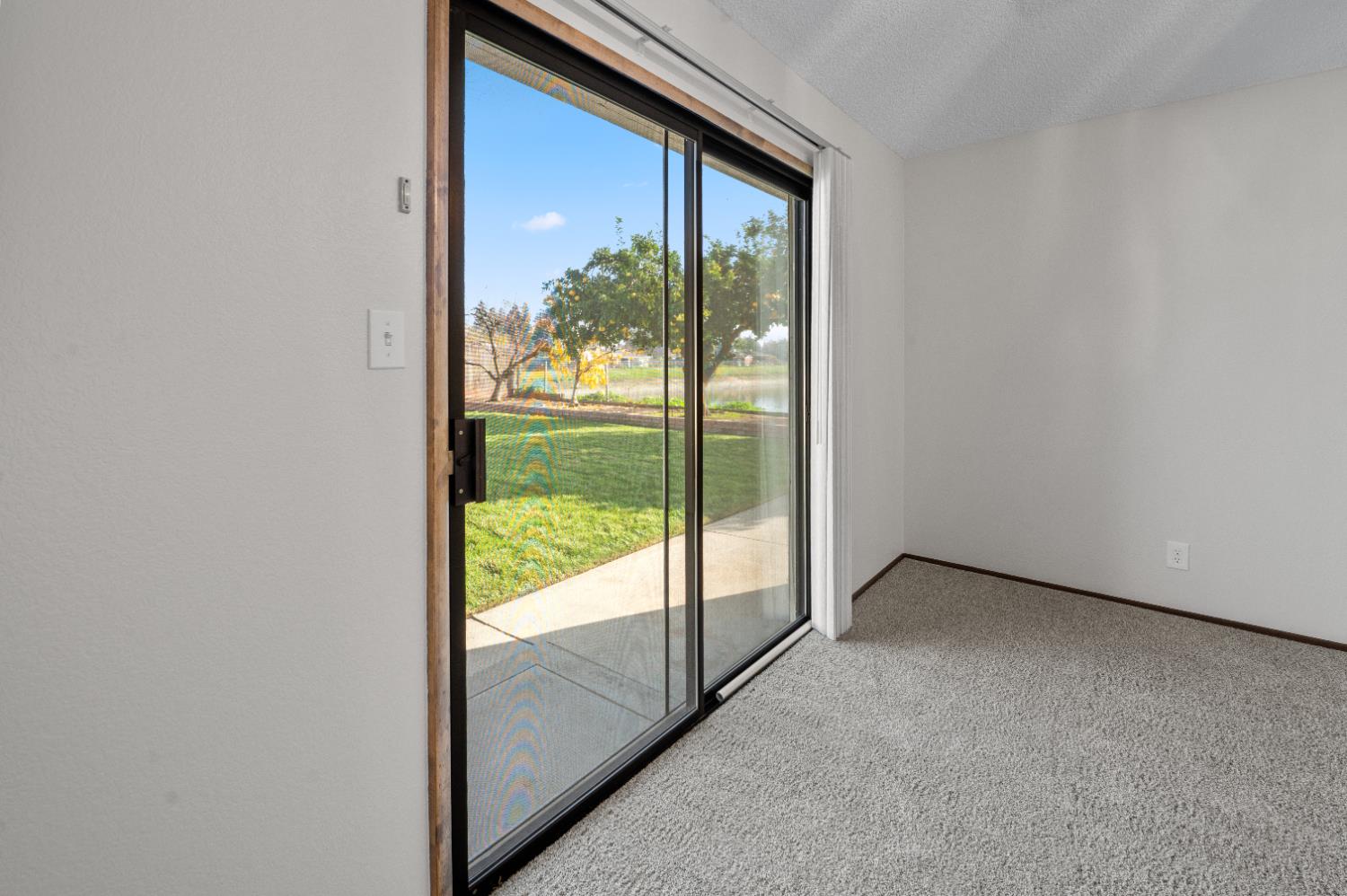 1673 E Cromwell Ave, Fresno, CA 93720