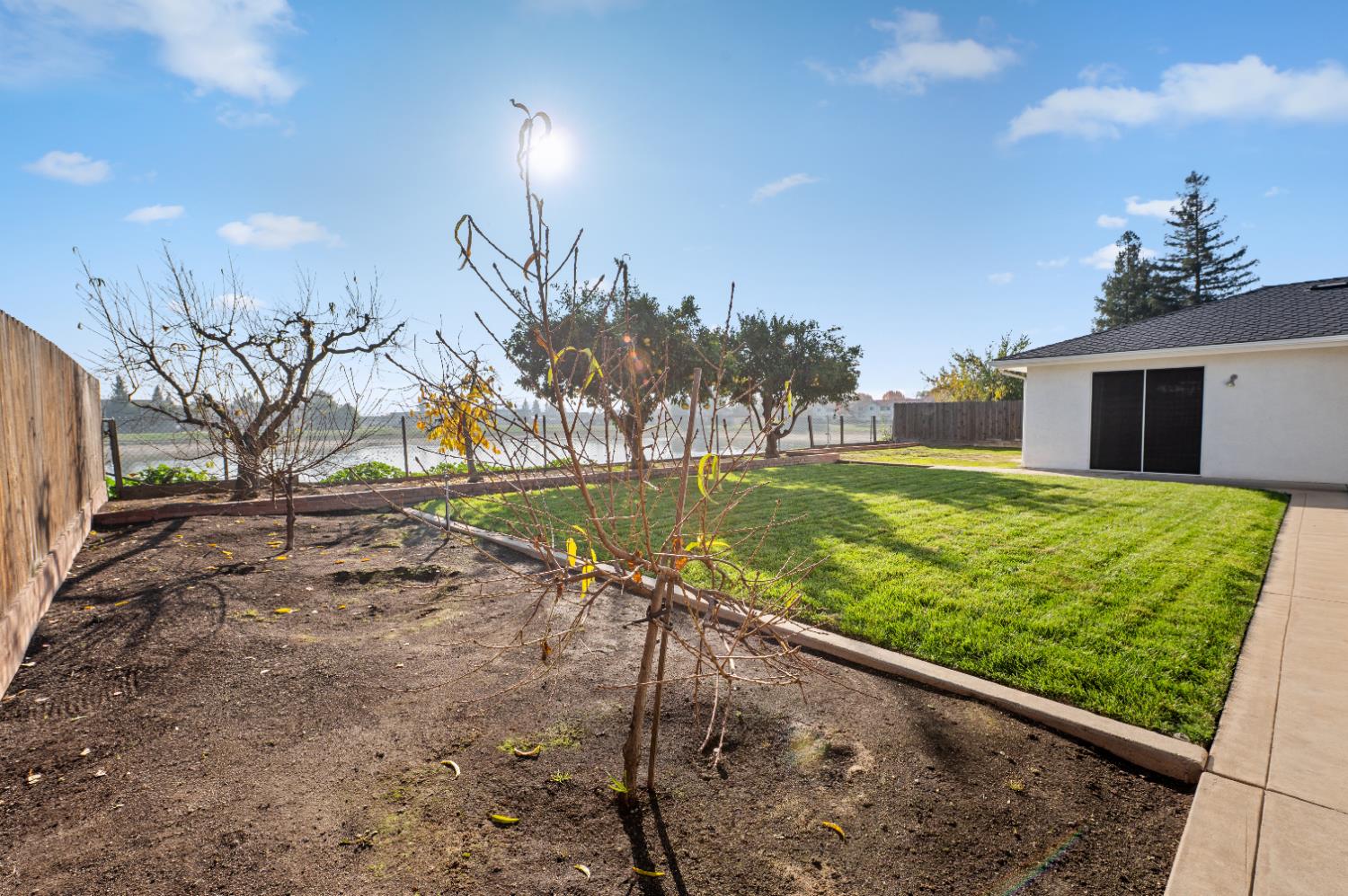 1673 E Cromwell Ave, Fresno, CA 93720