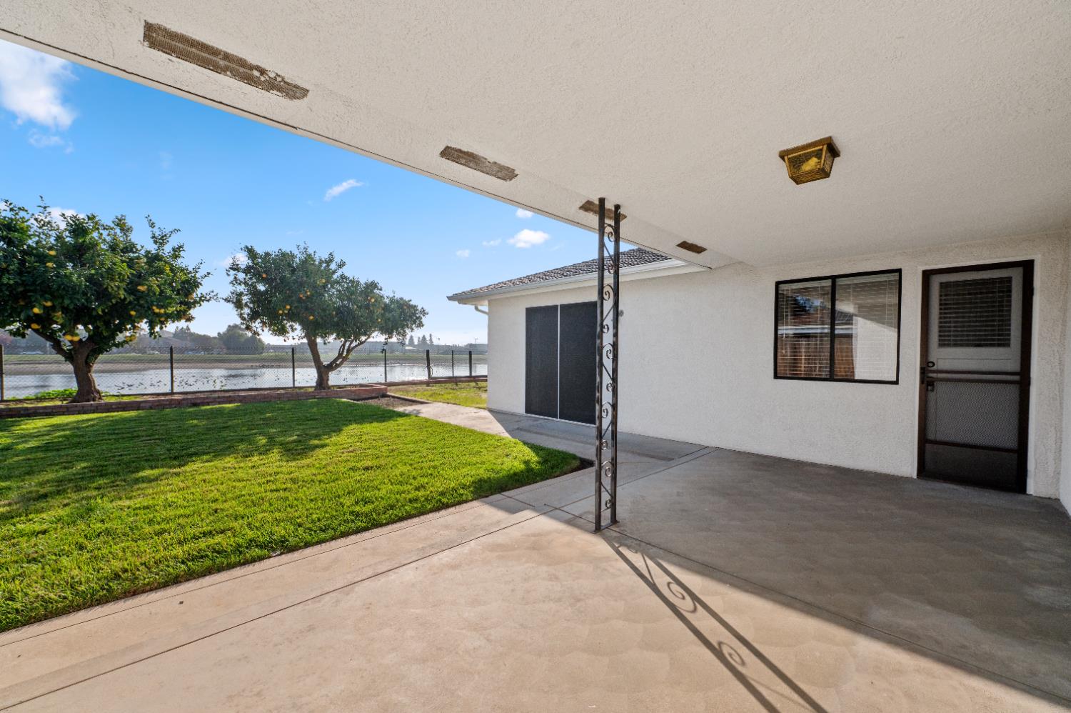 1673 E Cromwell Ave, Fresno, CA 93720