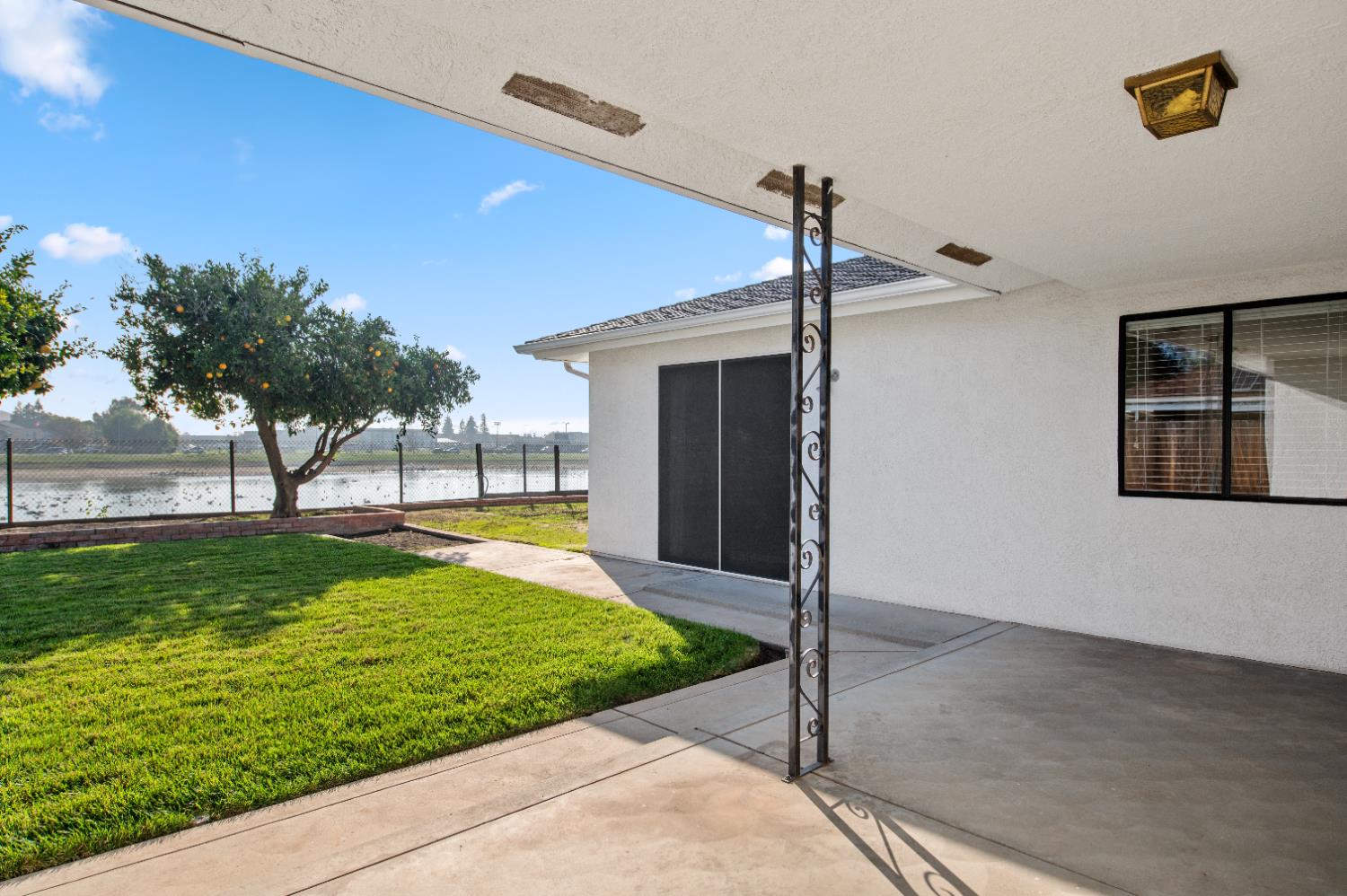 1673 E Cromwell Ave, Fresno, CA 93720